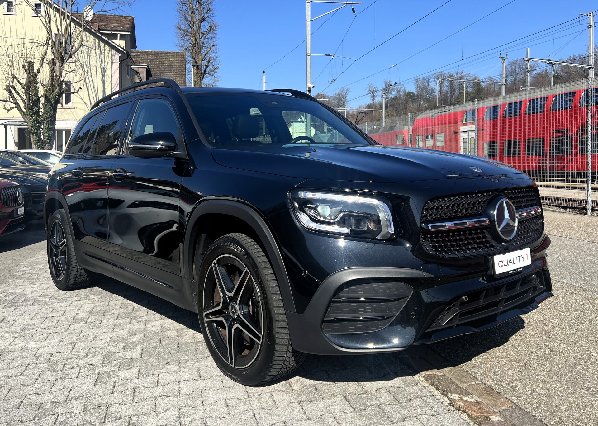 MERCEDES-BENZ GLB 250 4Matic AMG Line 8G-Tronic-image-6