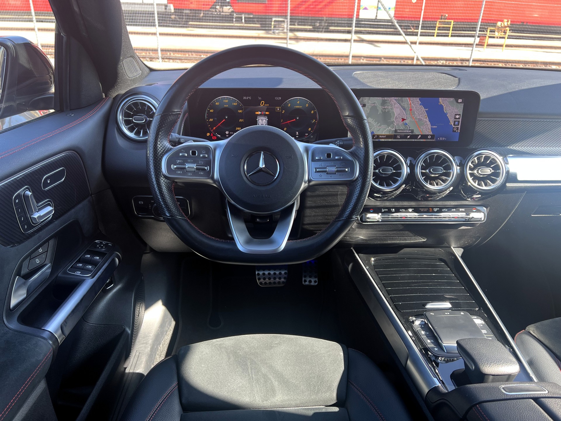MERCEDES-BENZ GLB 250 4Matic AMG Line 8G-Tronic-image-20