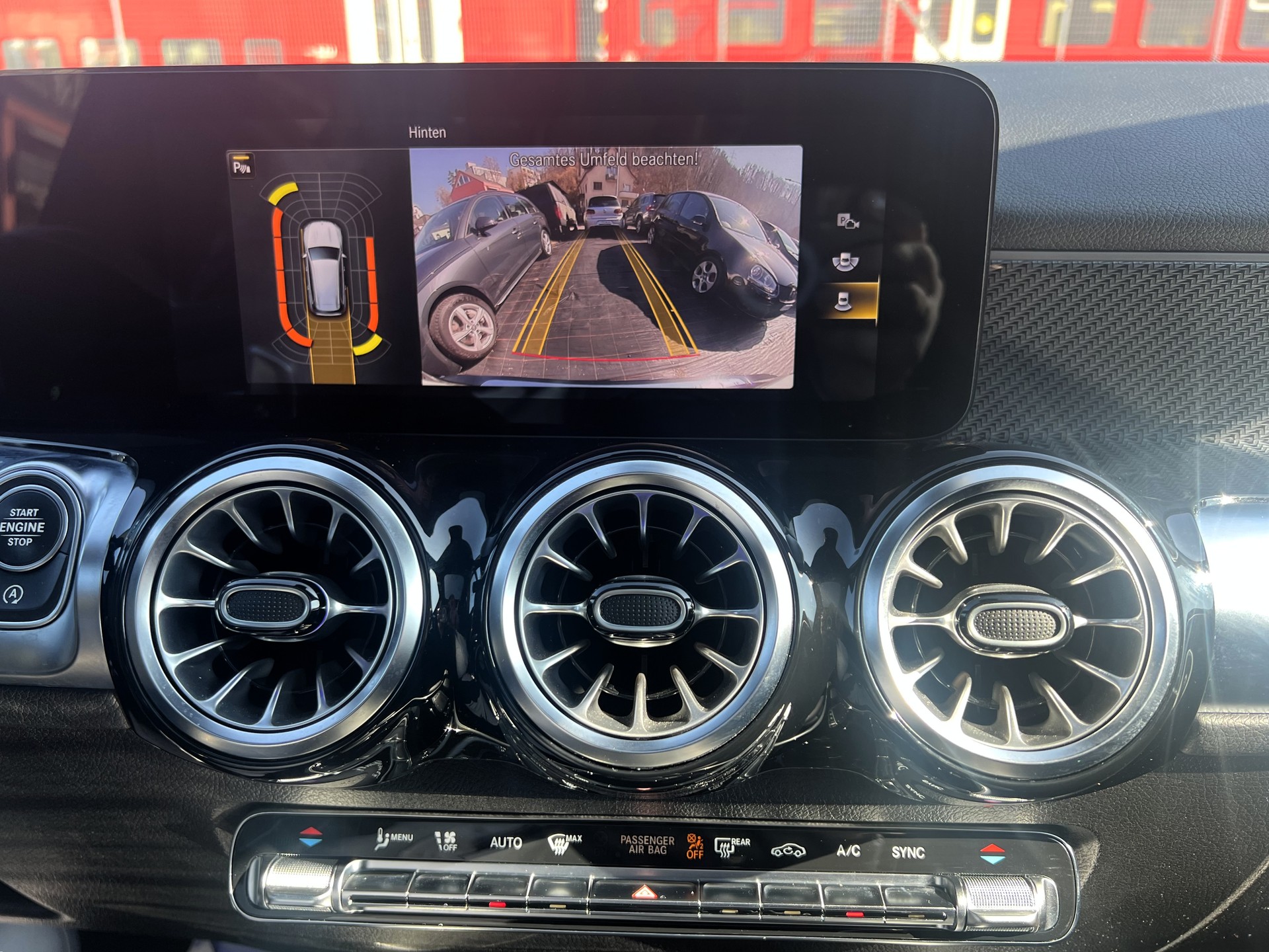 MERCEDES-BENZ GLB 250 4Matic AMG Line 8G-Tronic-image-19