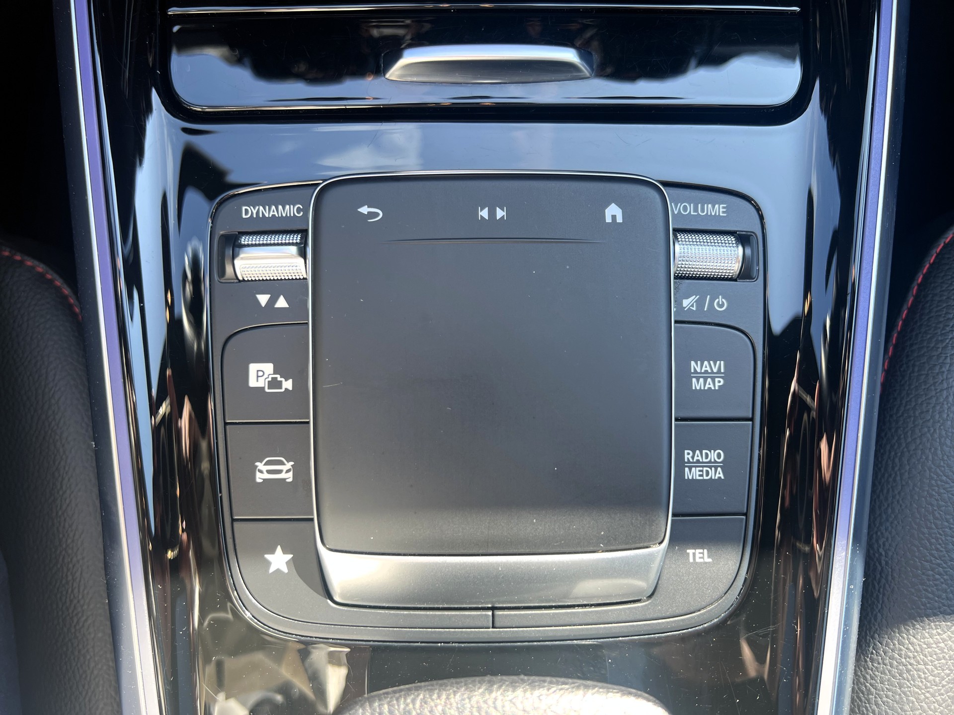 MERCEDES-BENZ GLB 250 4Matic AMG Line 8G-Tronic-image-16