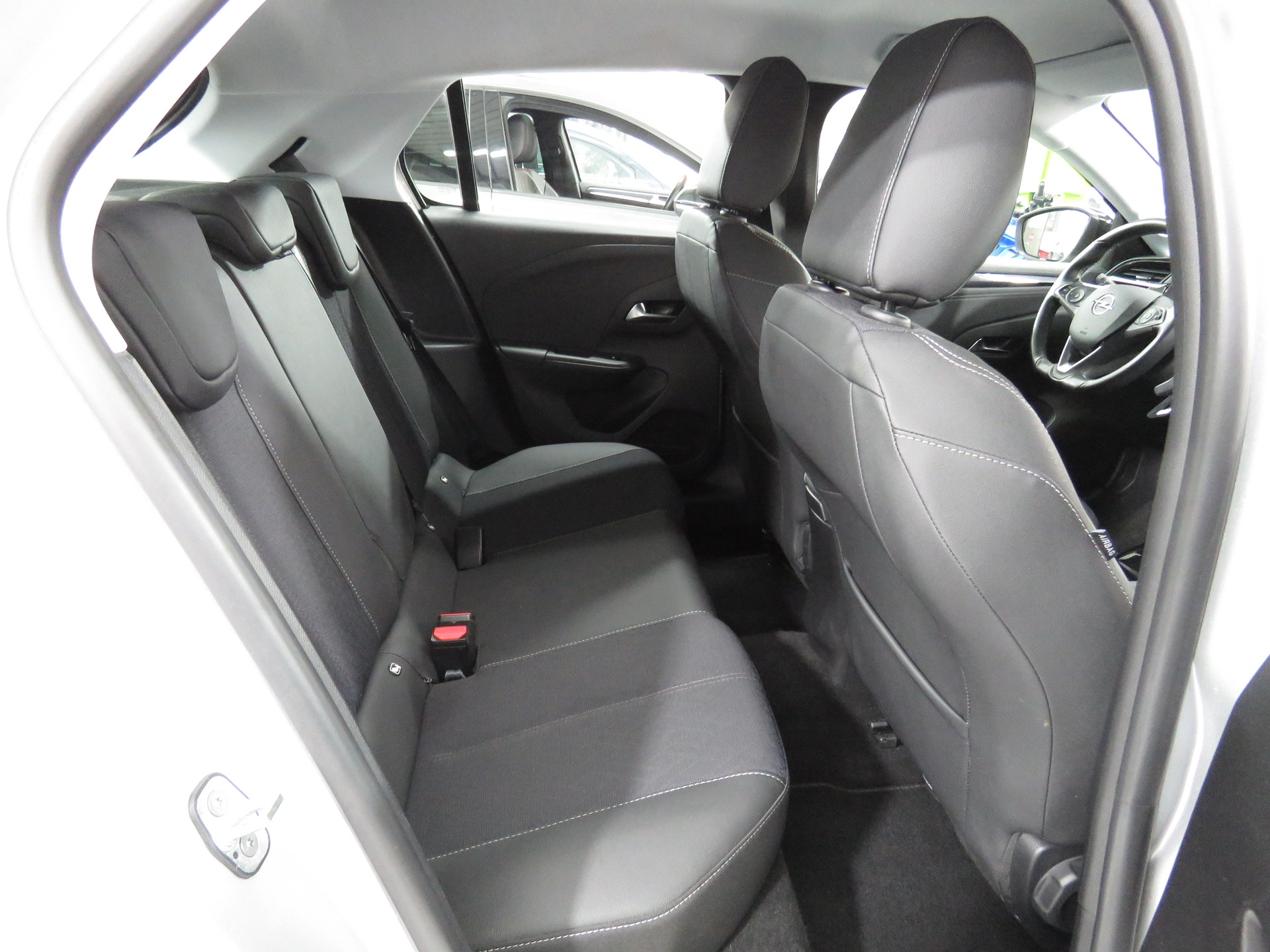 OPEL Corsa 1.2 TP Elegance (Automat)-image-12