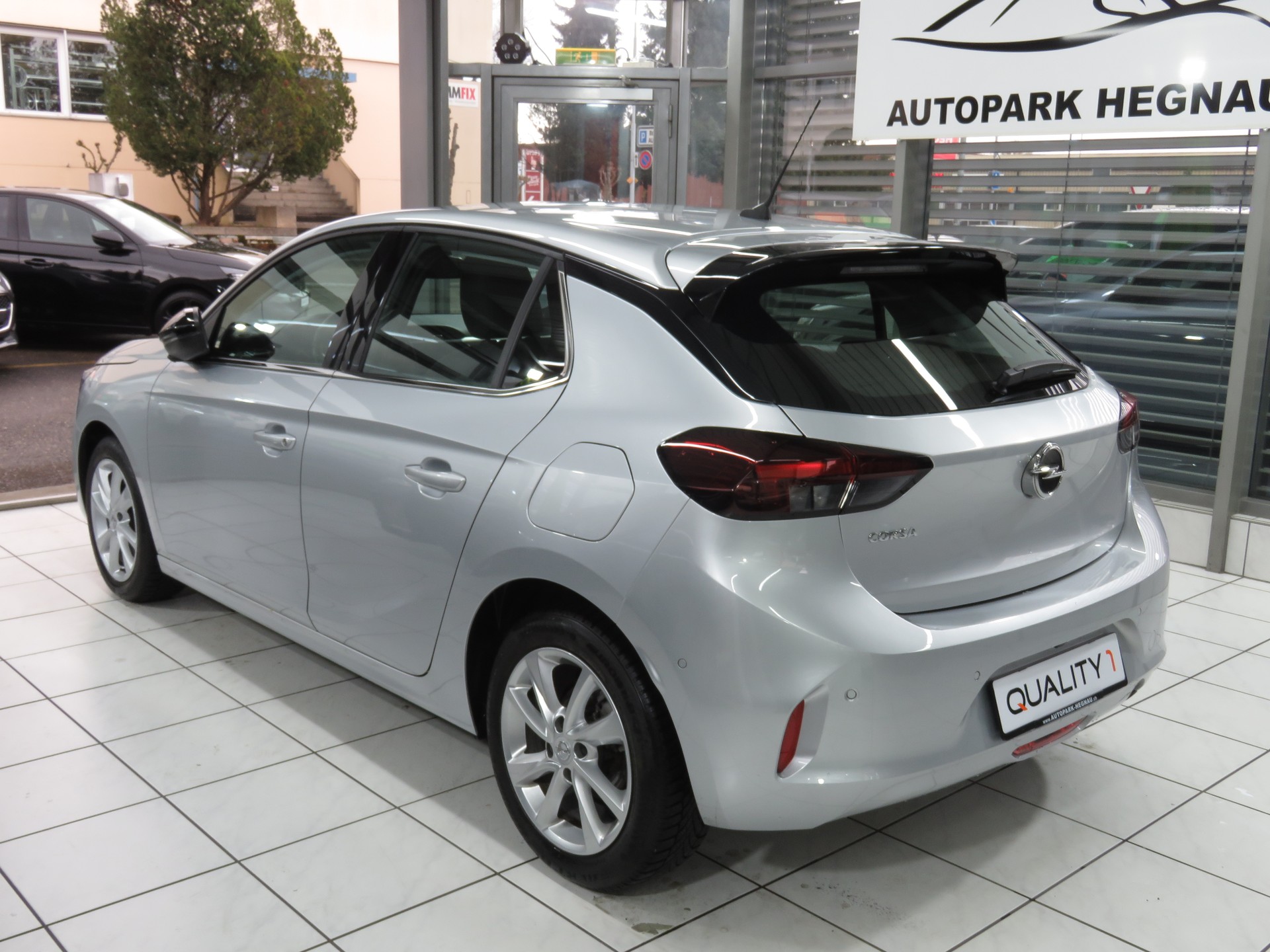 OPEL Corsa 1.2 TP Elegance (Automat)-image-5