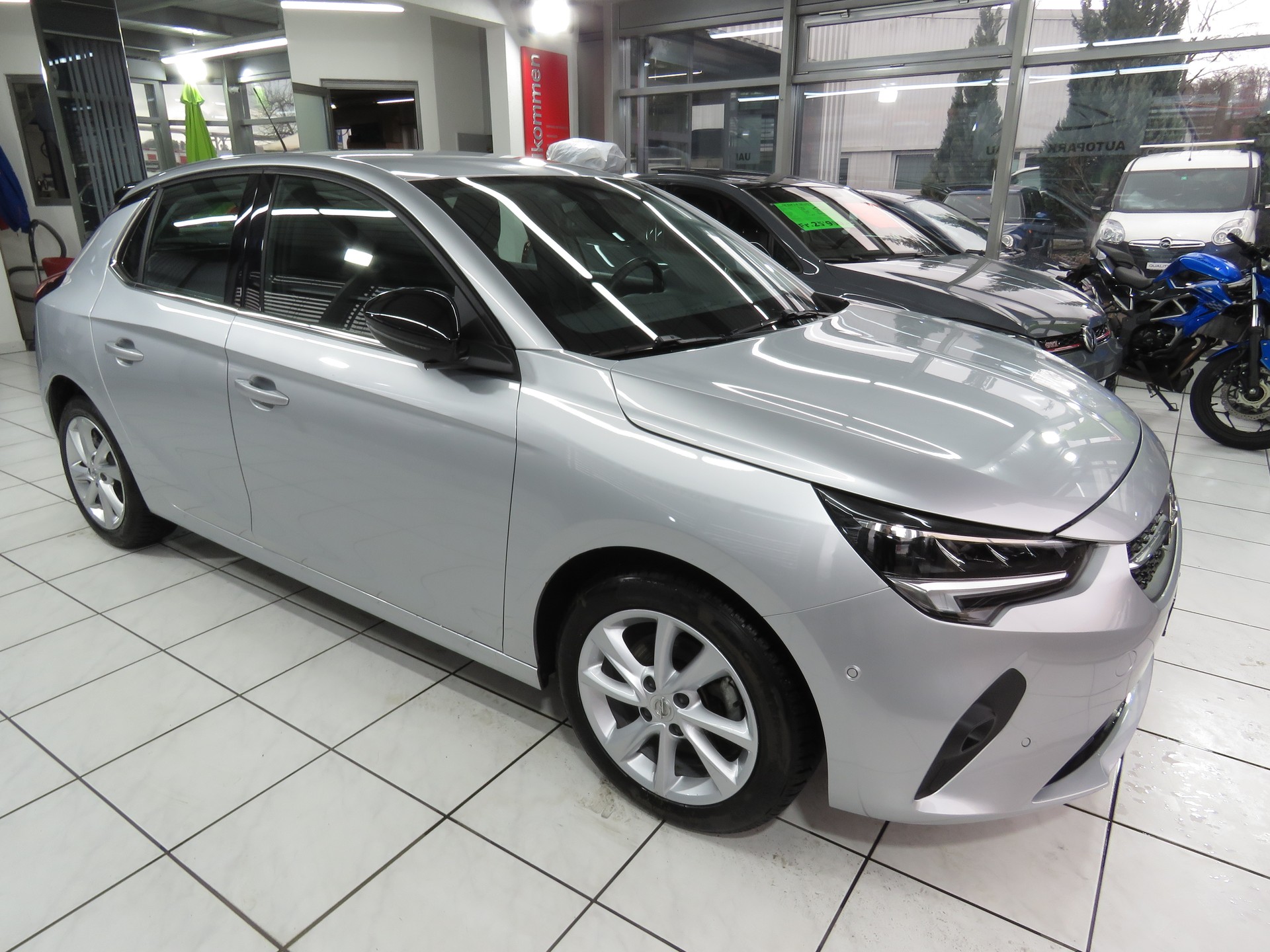 OPEL Corsa 1.2 TP Elegance (Automat)-image-2