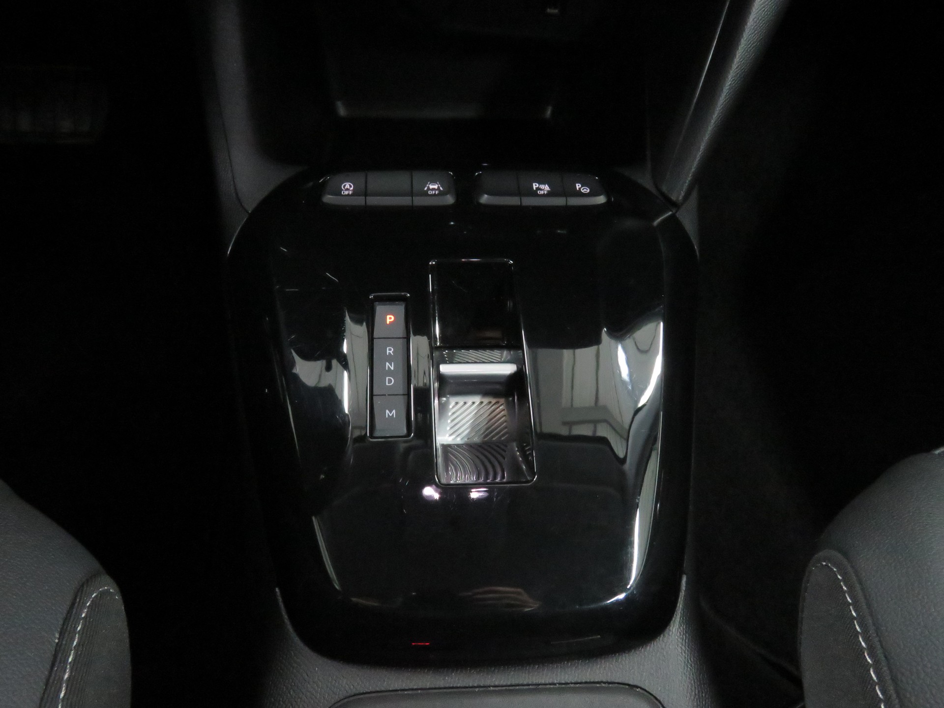 OPEL Corsa 1.2 TP Elegance (Automat)-image-14