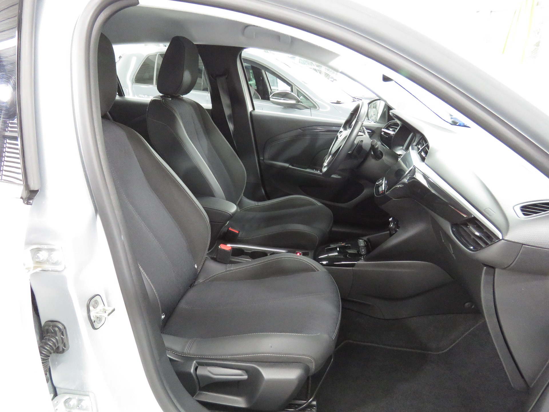 OPEL Corsa 1.2 TP Elegance (Automat)-image-11