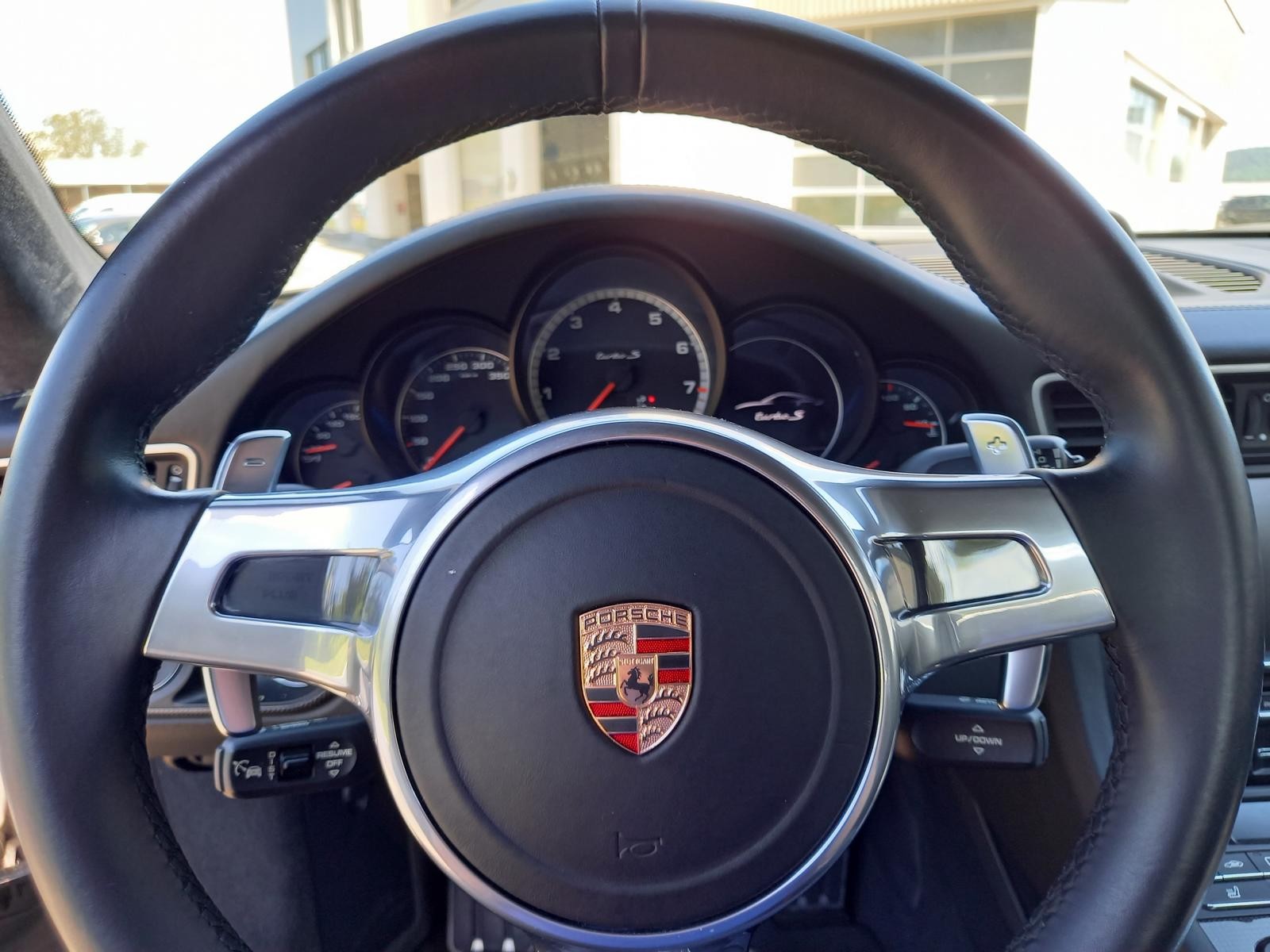 PORSCHE 911 Turbo S PDK-image-6