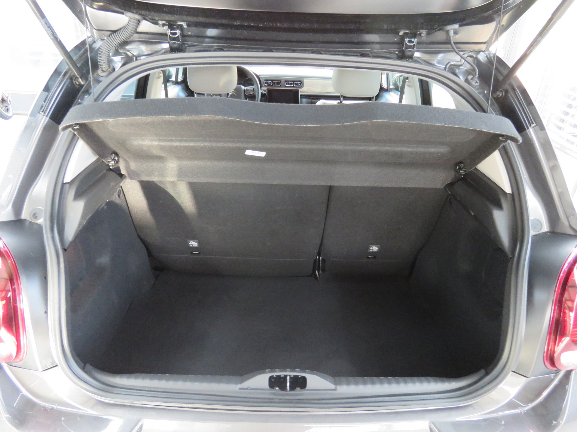 CITROEN C3 1.2i PureTech Swiss Edition EAT6 (Automat)-image-12