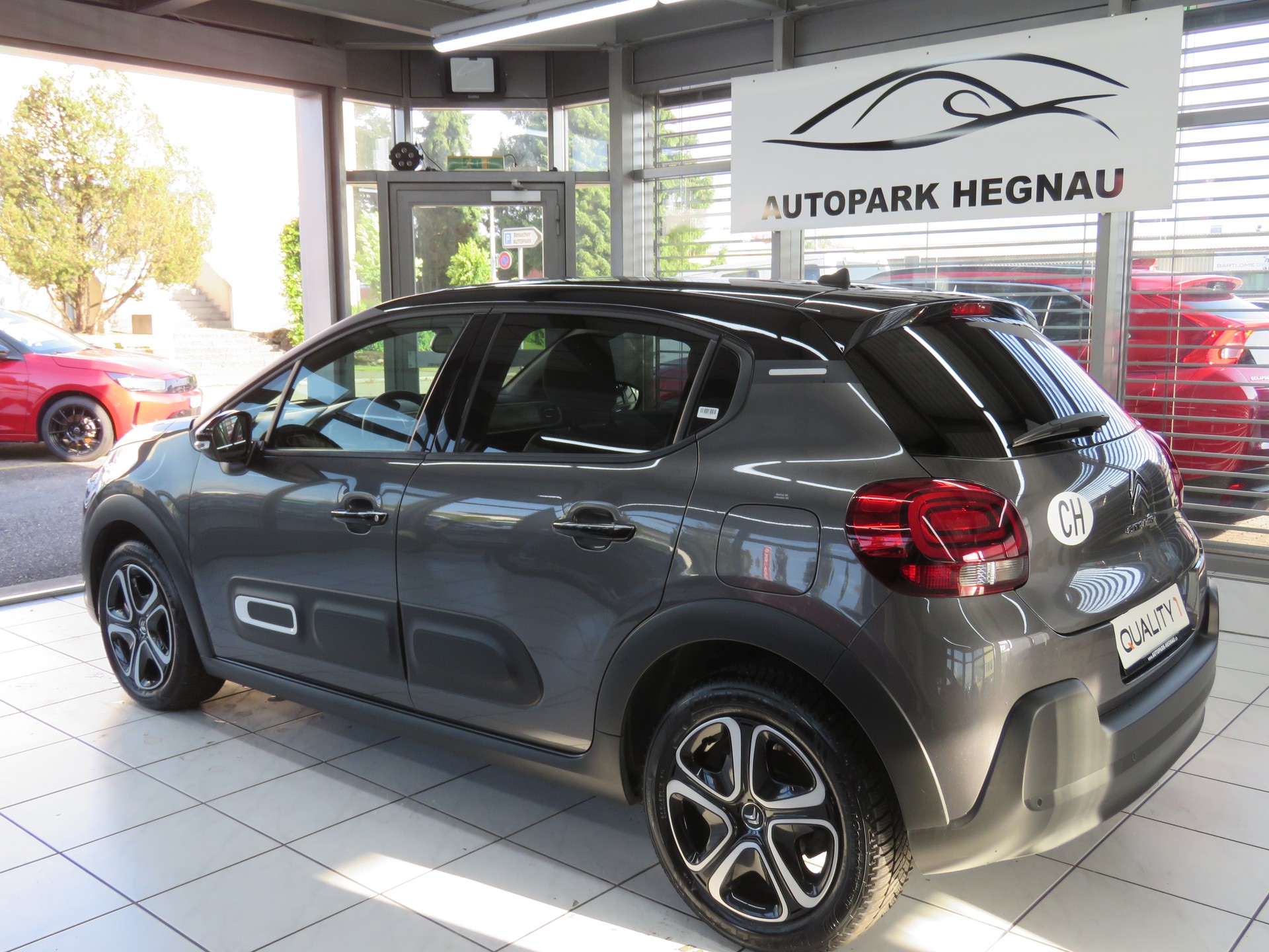 CITROEN C3 1.2i PureTech Swiss Edition EAT6 (Automat)-image-5