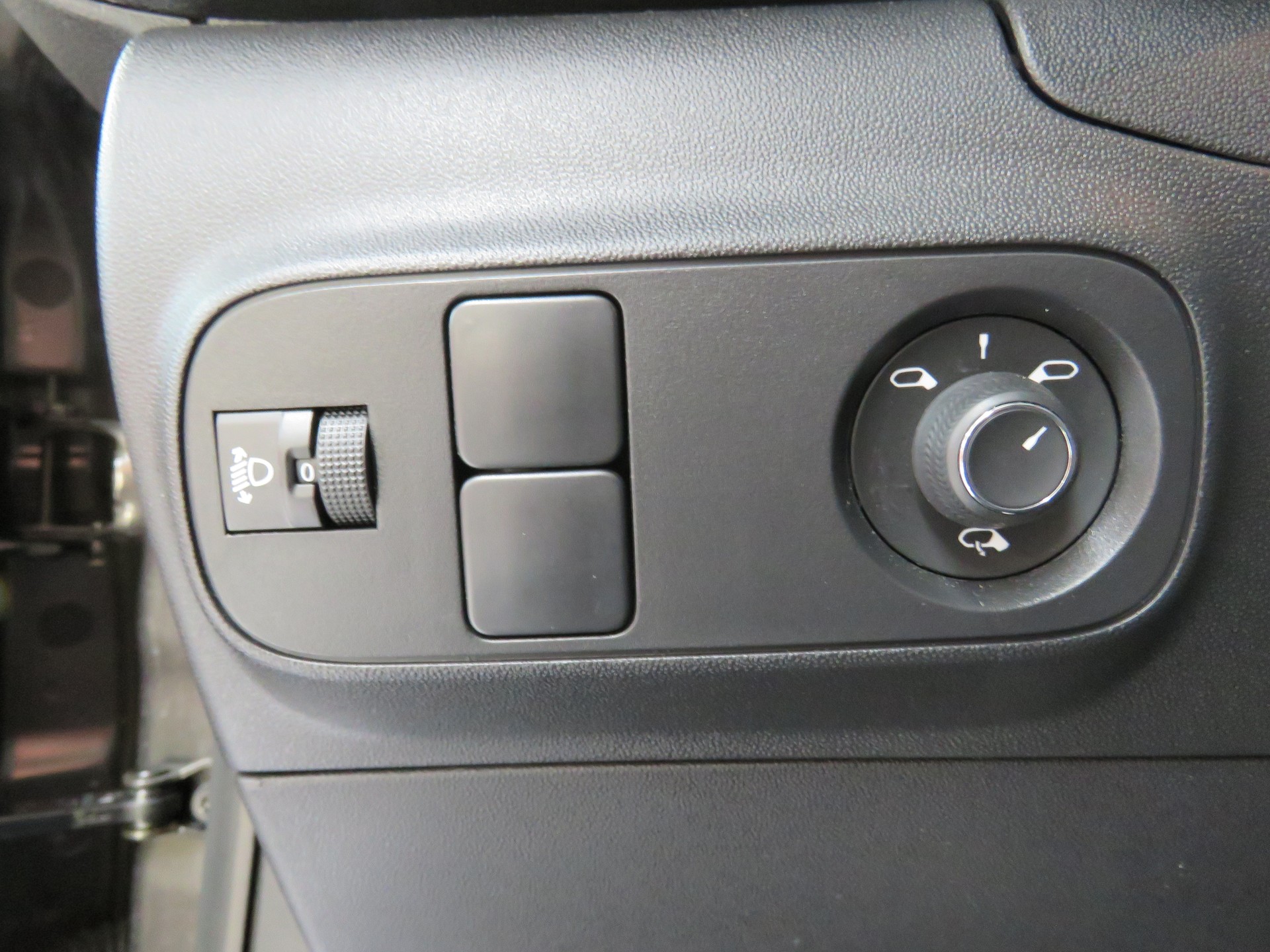 CITROEN C3 1.2i PureTech Swiss Edition EAT6 (Automat)-image-19