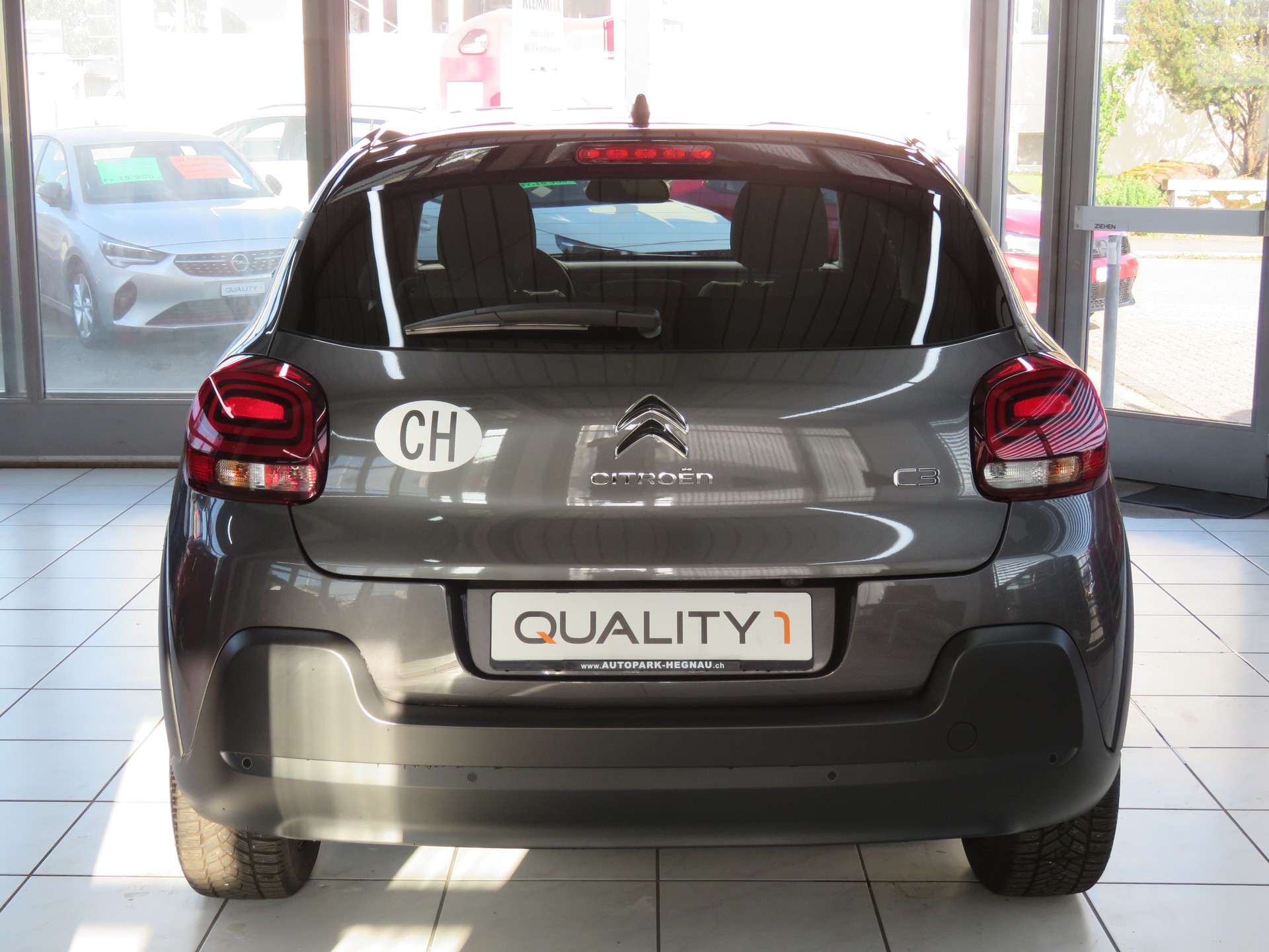 CITROEN C3 1.2i PureTech Swiss Edition EAT6 (Automat)-image-4