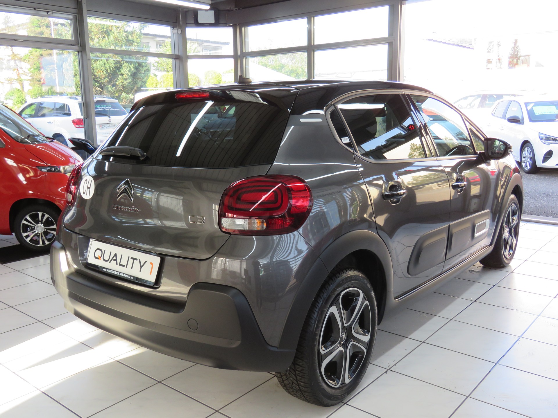 CITROEN C3 1.2i PureTech Swiss Edition EAT6 (Automat)-image-3