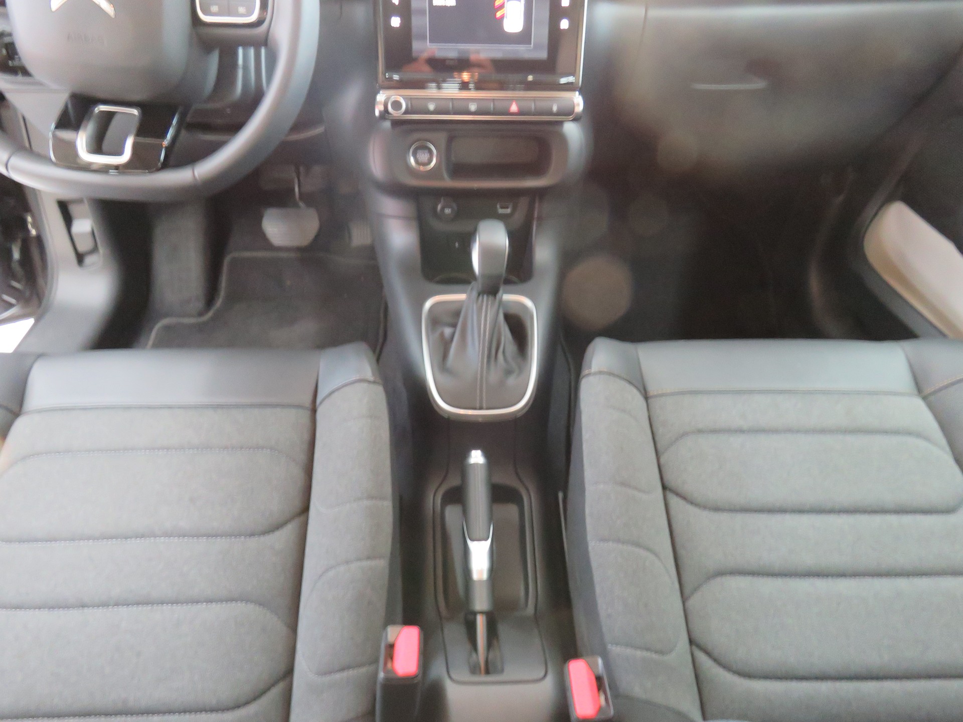 CITROEN C3 1.2i PureTech Swiss Edition EAT6 (Automat)-image-22