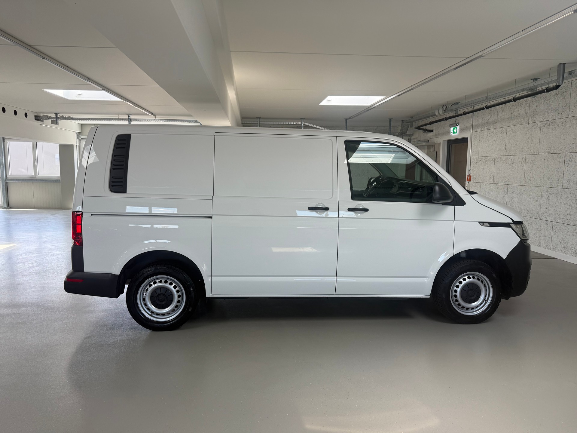 VW T6.1 2.0 TDI 4Motion-image-4