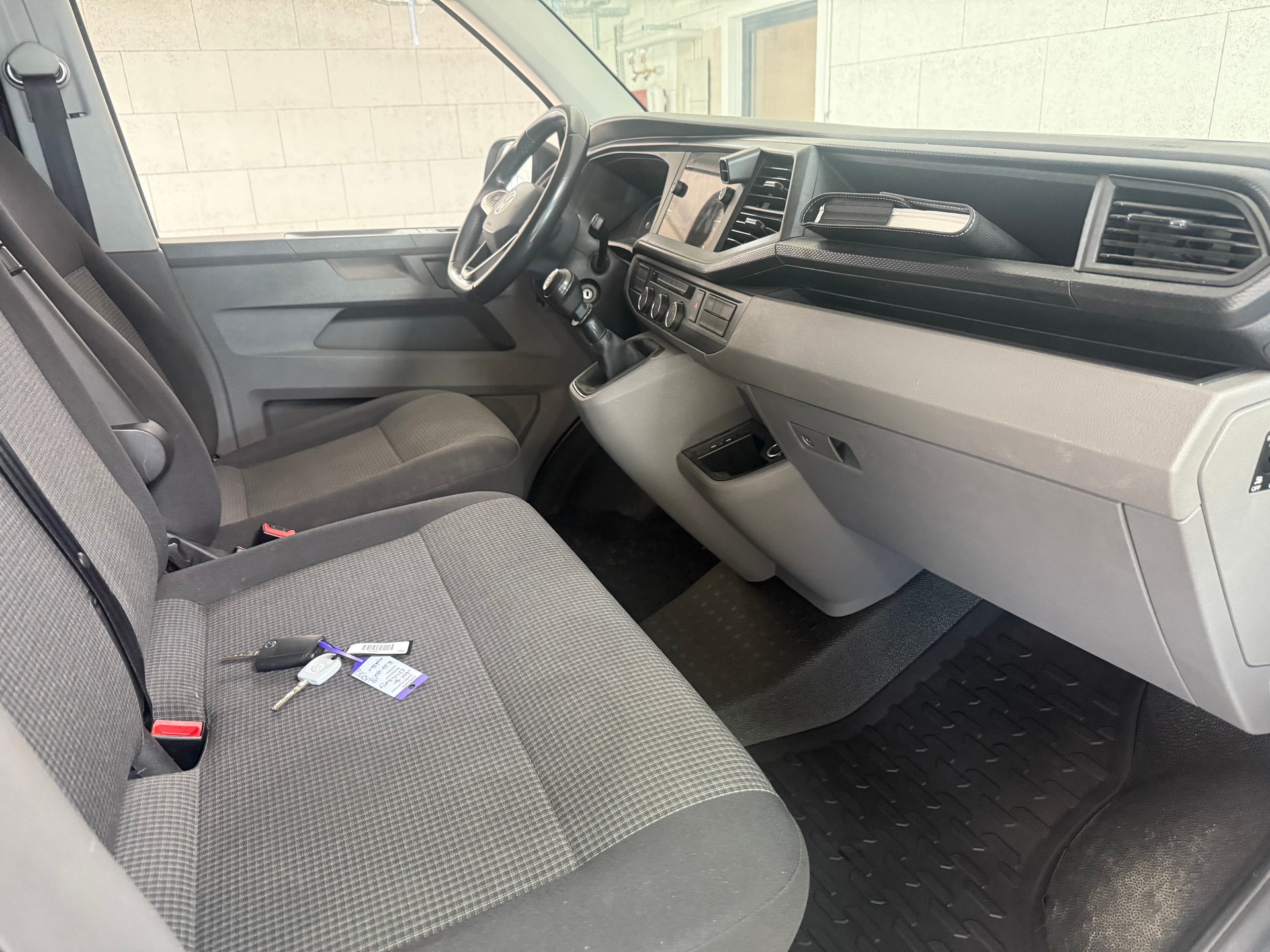 VW T6.1 2.0 TDI 4Motion-image-13