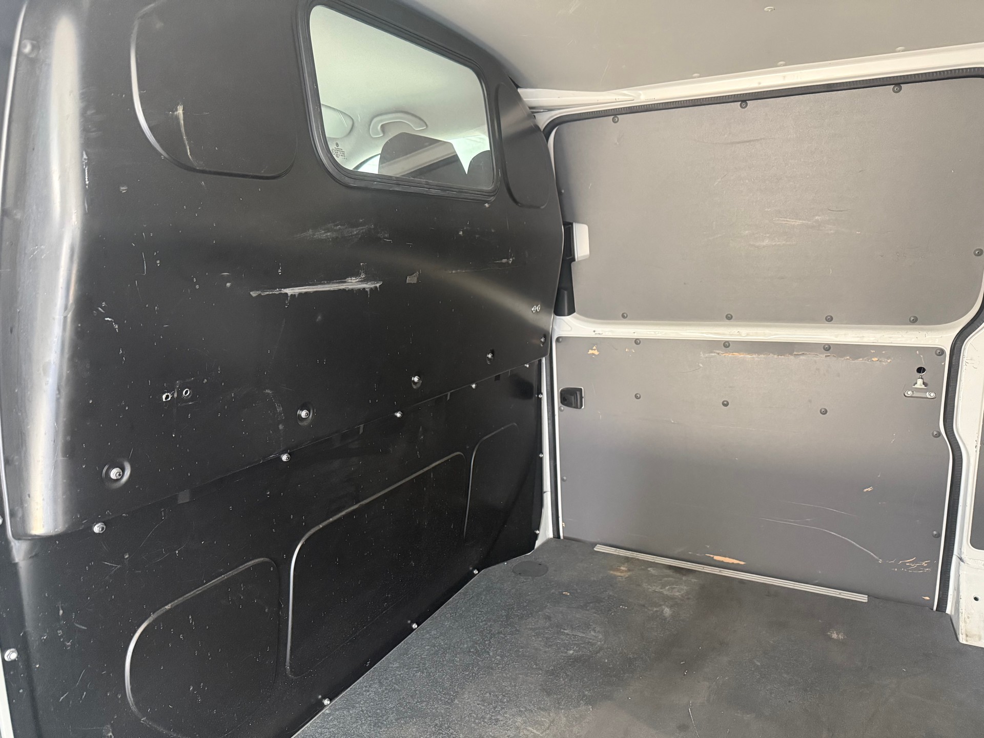 VW T6.1 2.0 TDI 4Motion-image-10