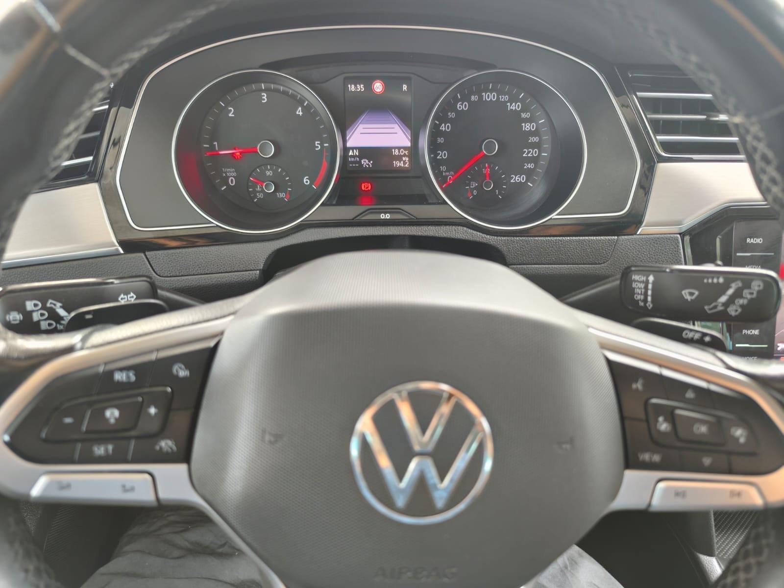 VW Passat 2.0 TDI BMT Business 4Motion DSG-image-23