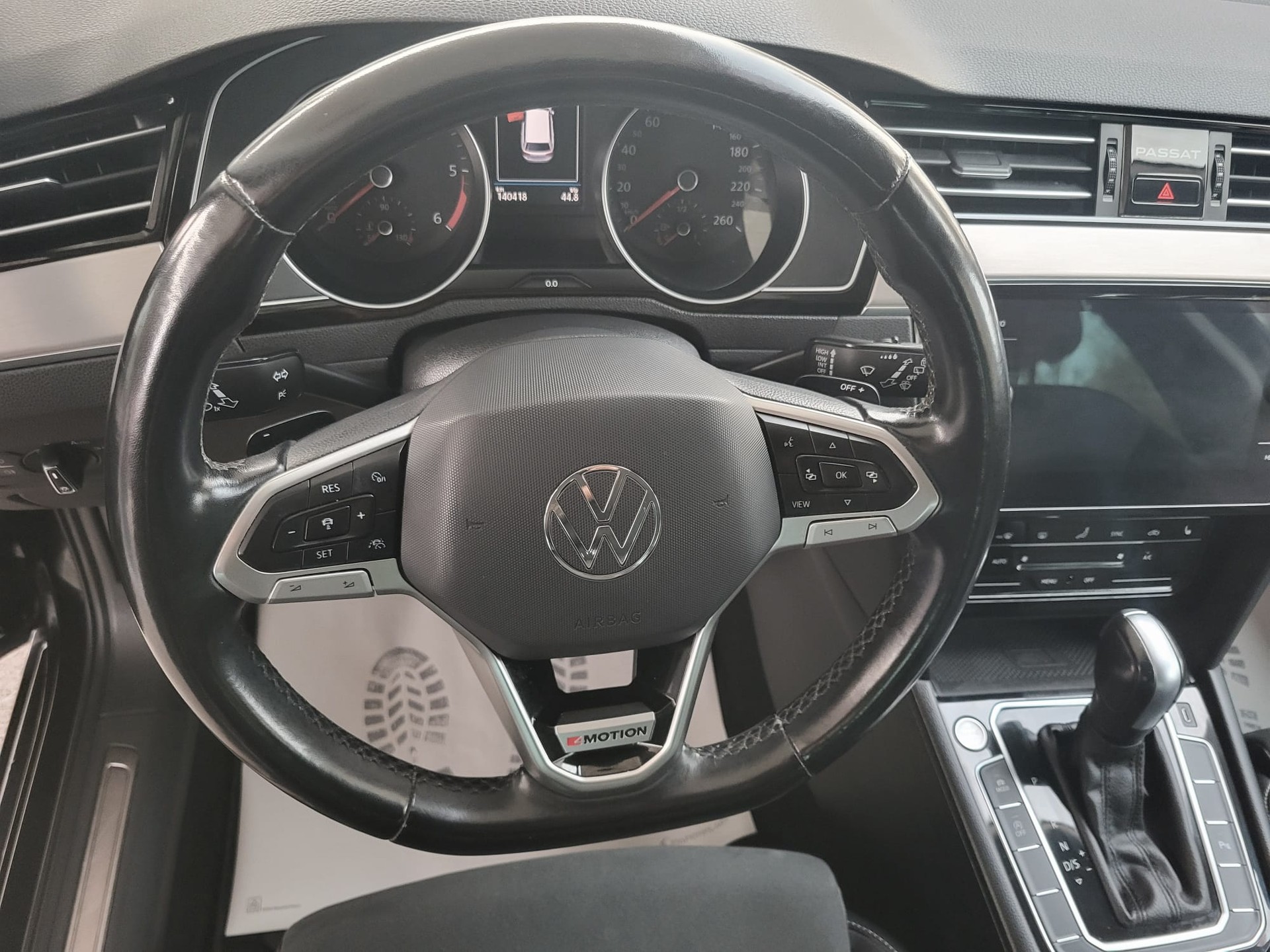 VW Passat 2.0 TDI BMT Business 4Motion DSG-image-13