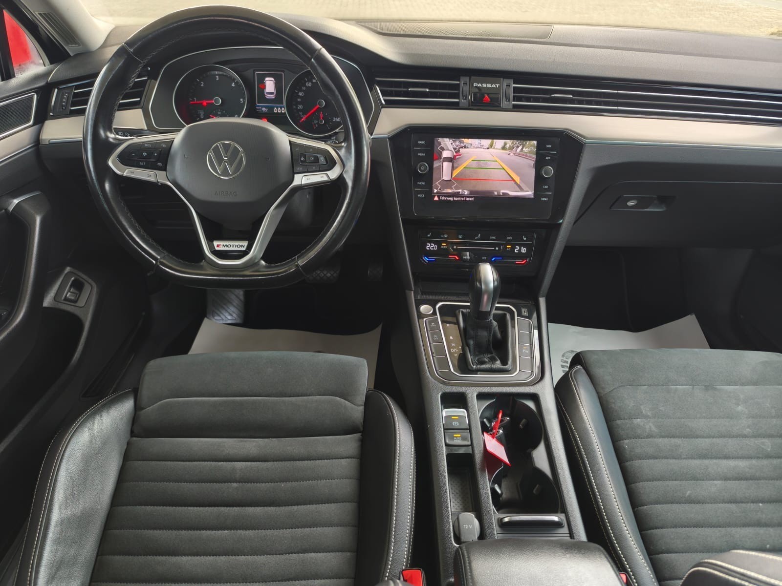 VW Passat 2.0 TDI BMT Business 4Motion DSG-image-17