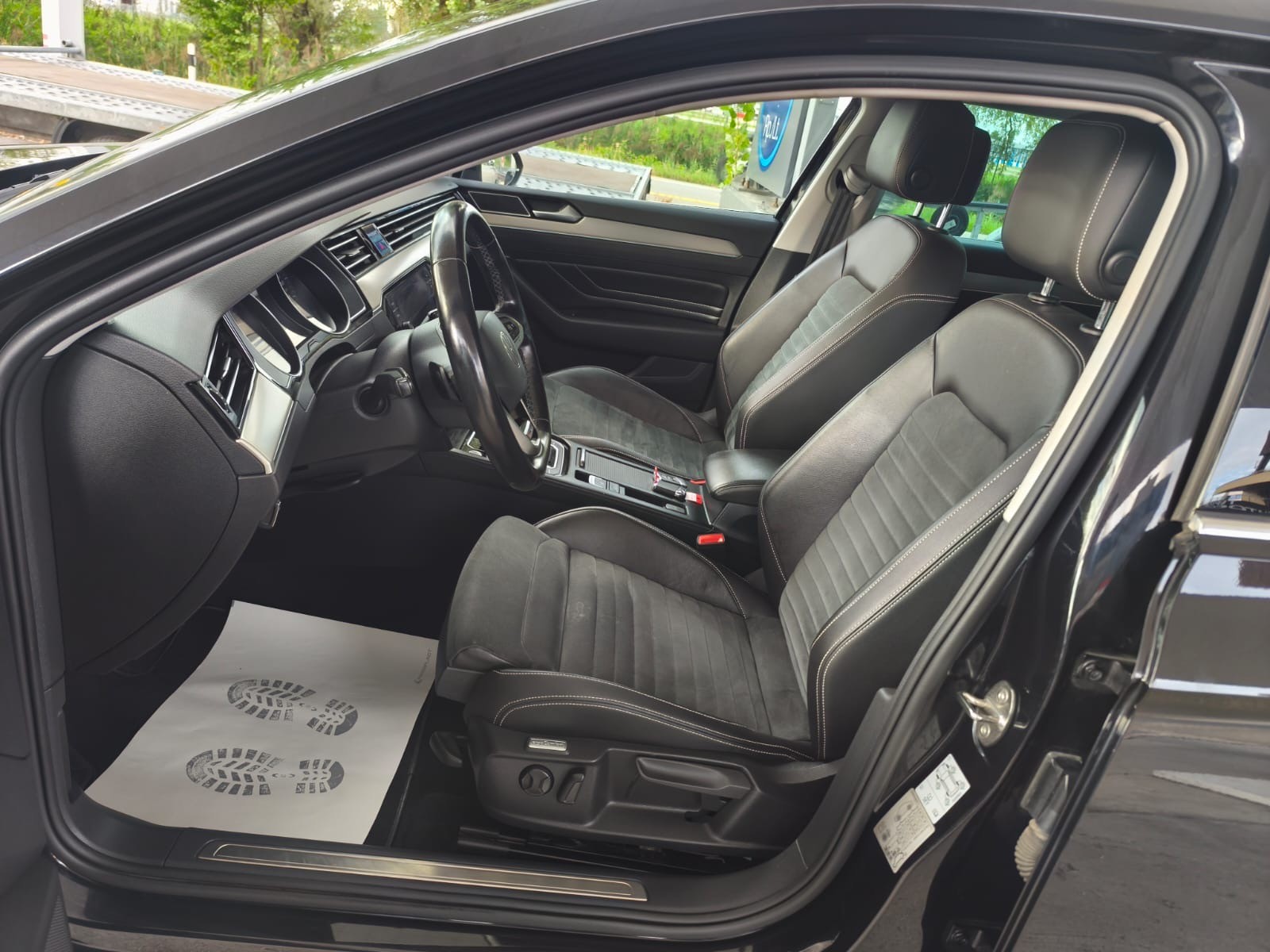 VW Passat 2.0 TDI BMT Business 4Motion DSG-image-9