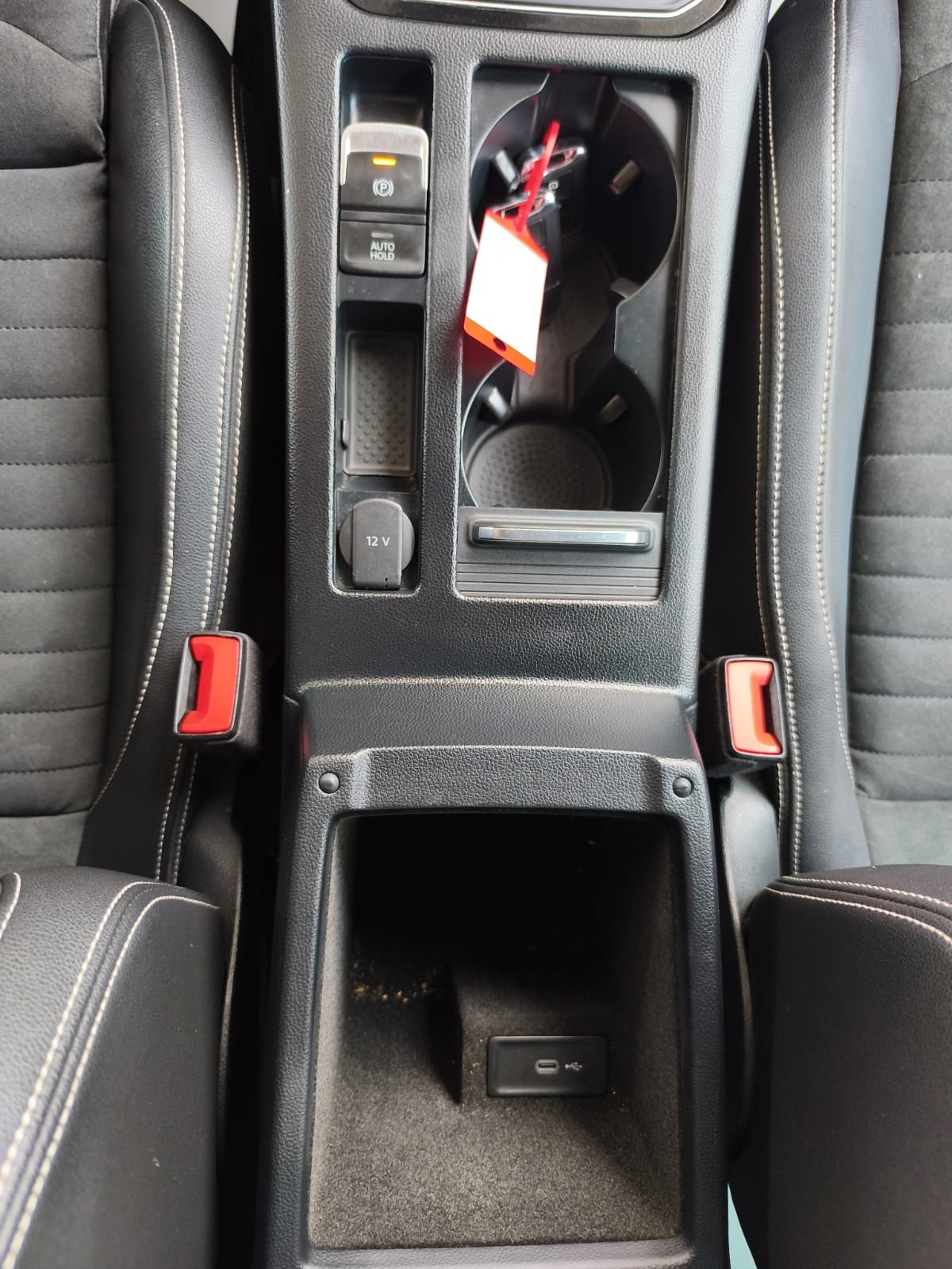 VW Passat 2.0 TDI BMT Business 4Motion DSG-image-22