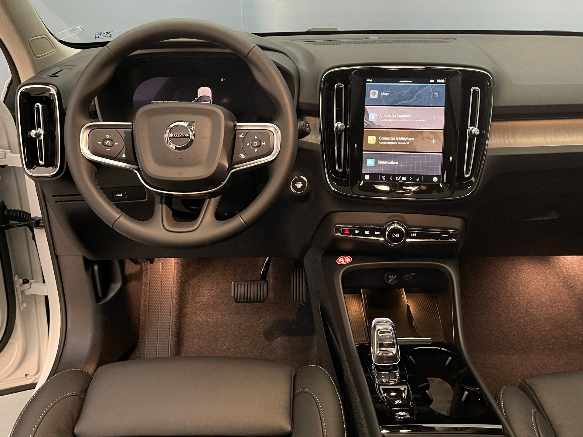 VOLVO XC40 2.0 B4 MH Ultra Dark-image-7
