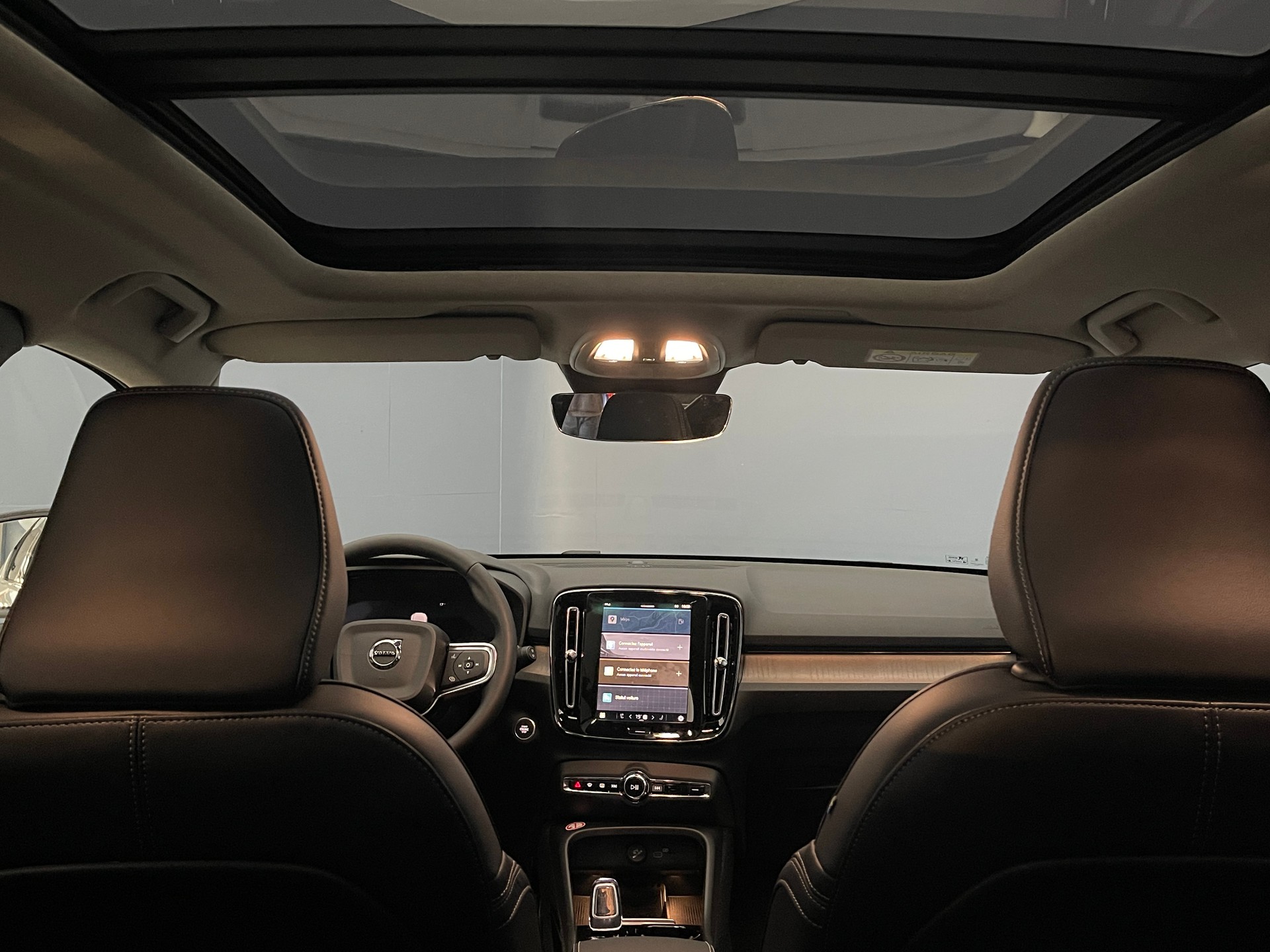VOLVO XC40 2.0 B4 MH Ultra Dark-image-9