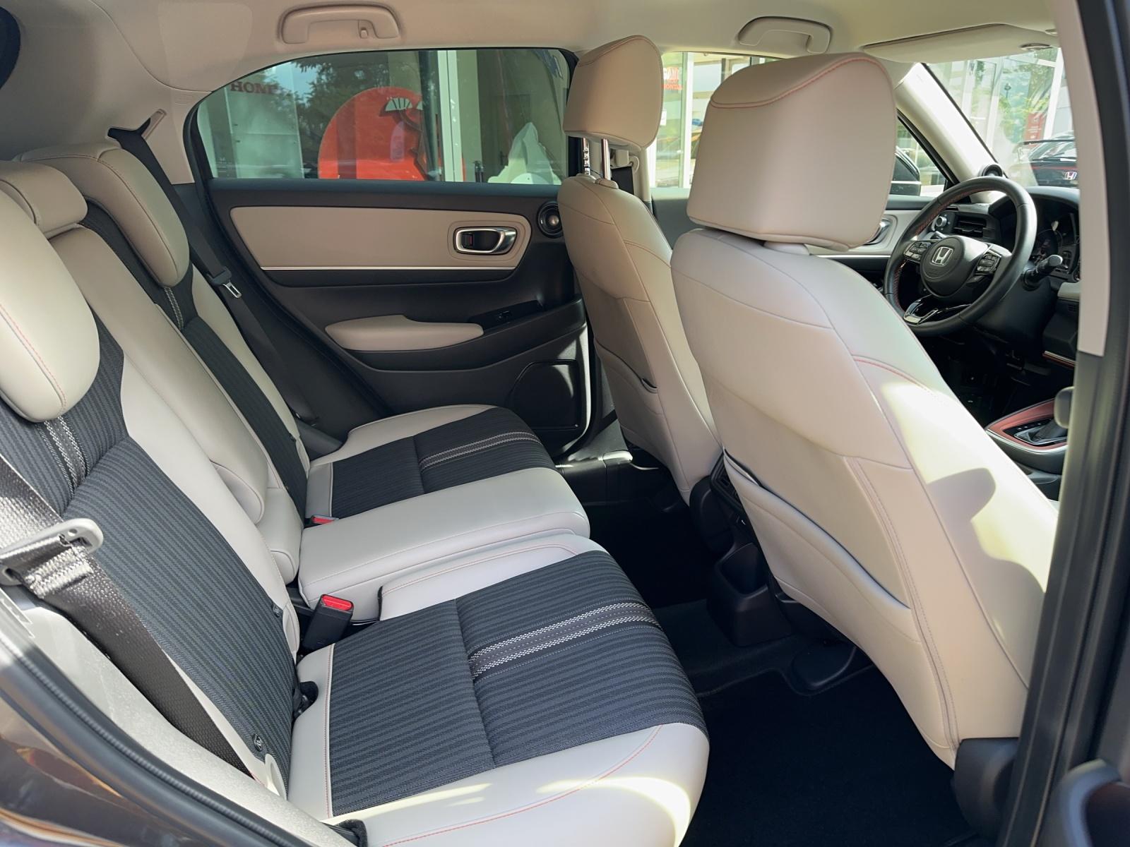 HONDA HR-V 1.5 i-MMD Advance Style-image-31