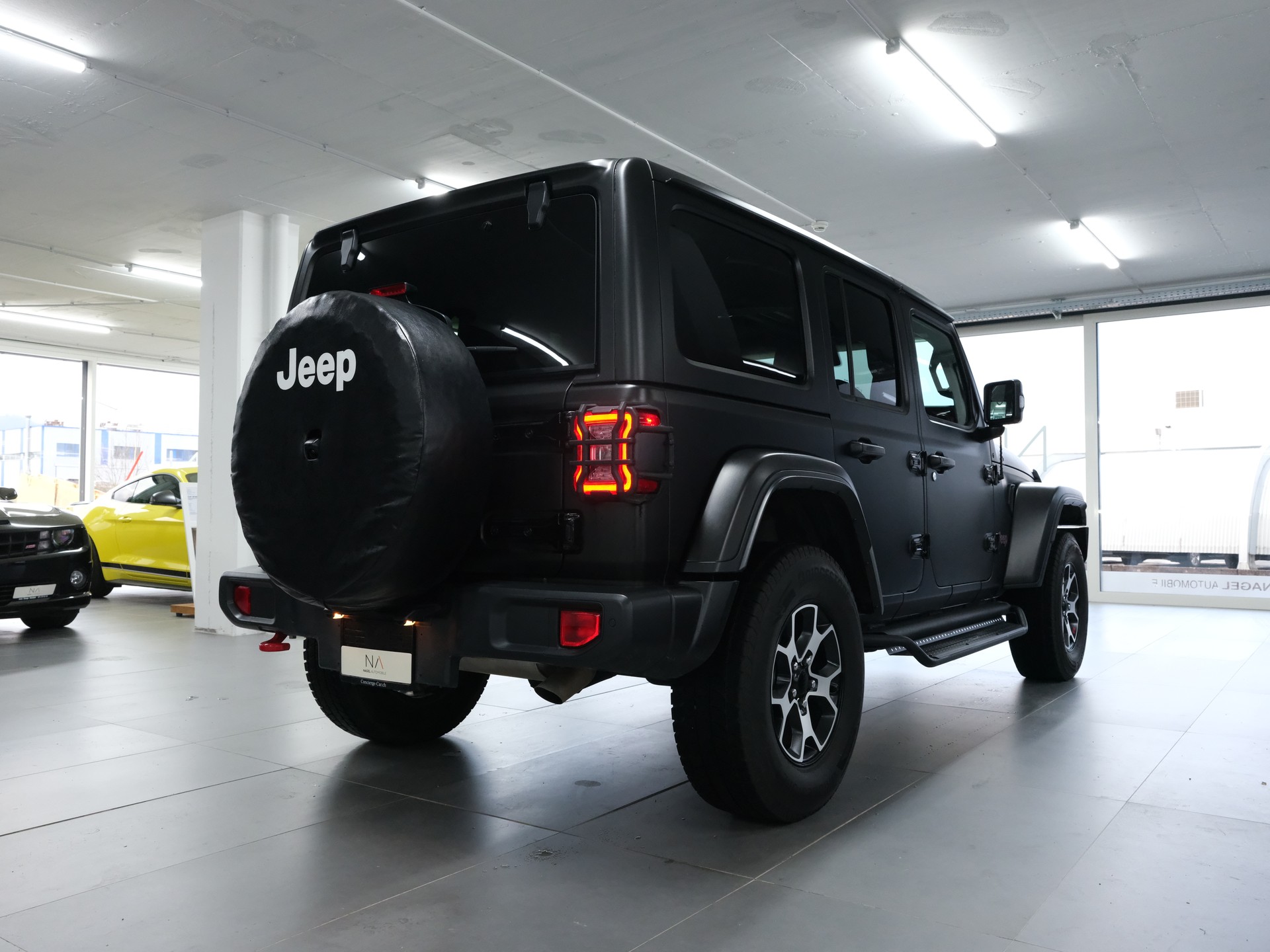 JEEP Wrangler 2.0 Unlimited Rubicon Automatic-image-2
