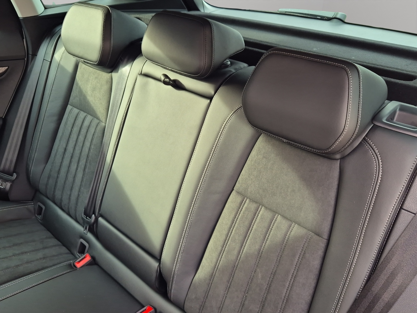 SKODA Karoq 1.5 TSI Dynamic DSG-image-8