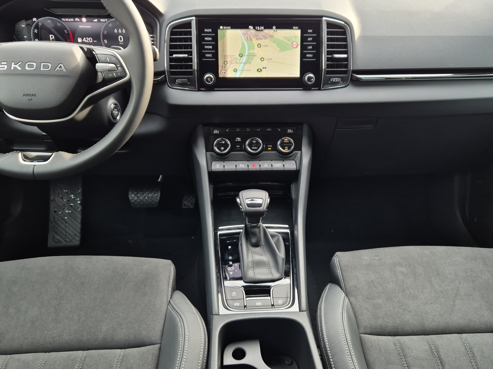 SKODA Karoq 1.5 TSI Dynamic DSG-image-7