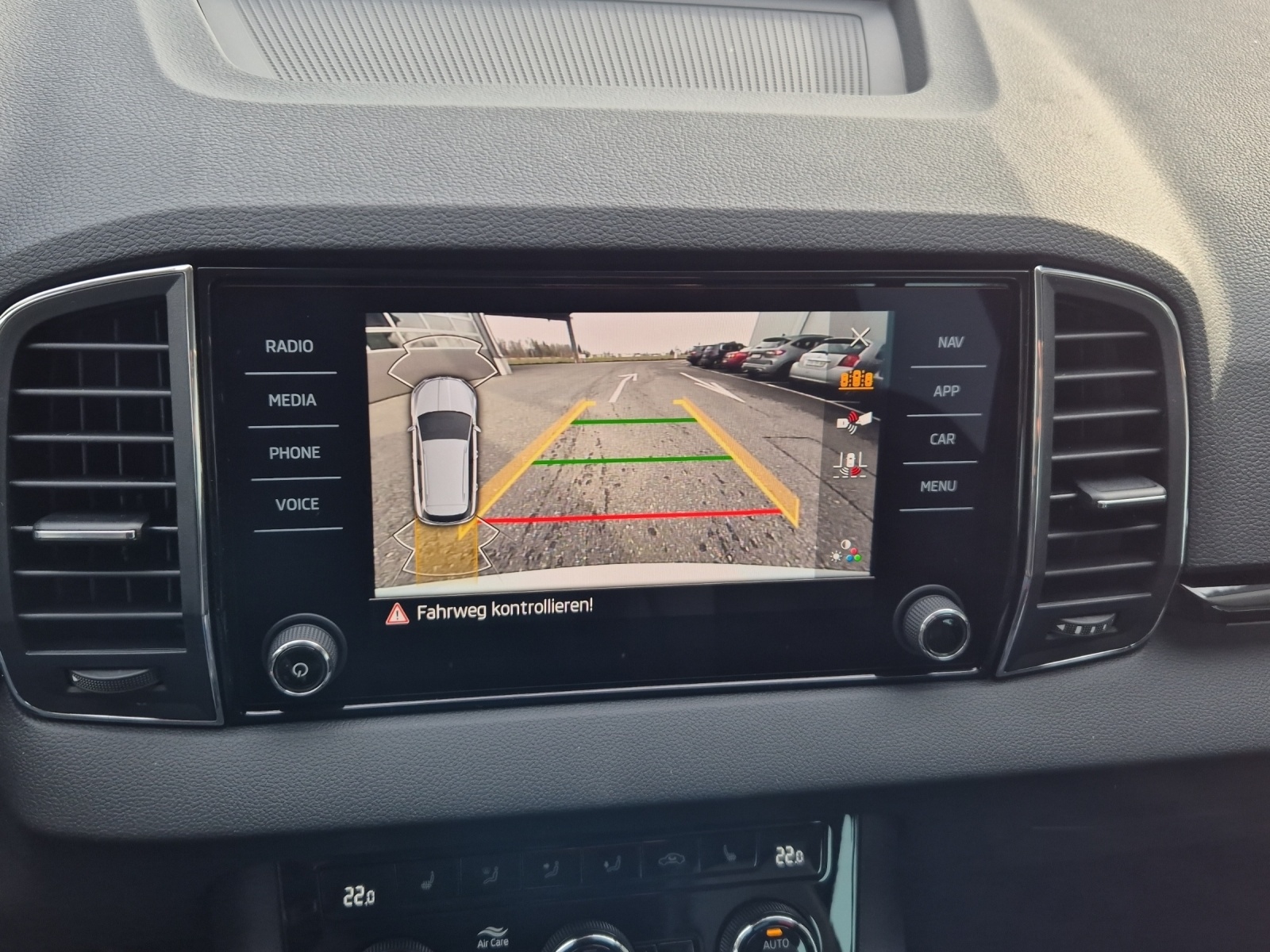 SKODA Karoq 1.5 TSI Dynamic DSG-image-11