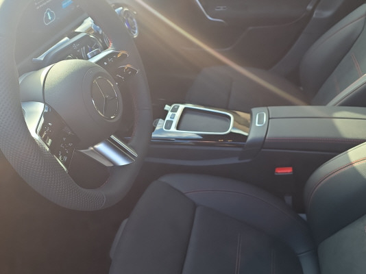 MERCEDES-BENZ A 200 7G-DCT-image-5