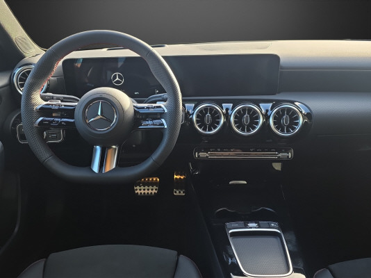 MERCEDES-BENZ A 200 7G-DCT-image-6