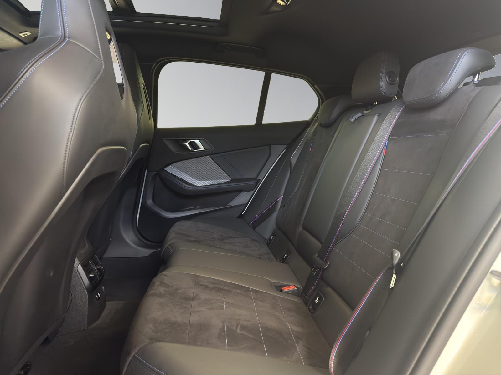 BMW M135i xDrive M-SportPaket Pro-image-15