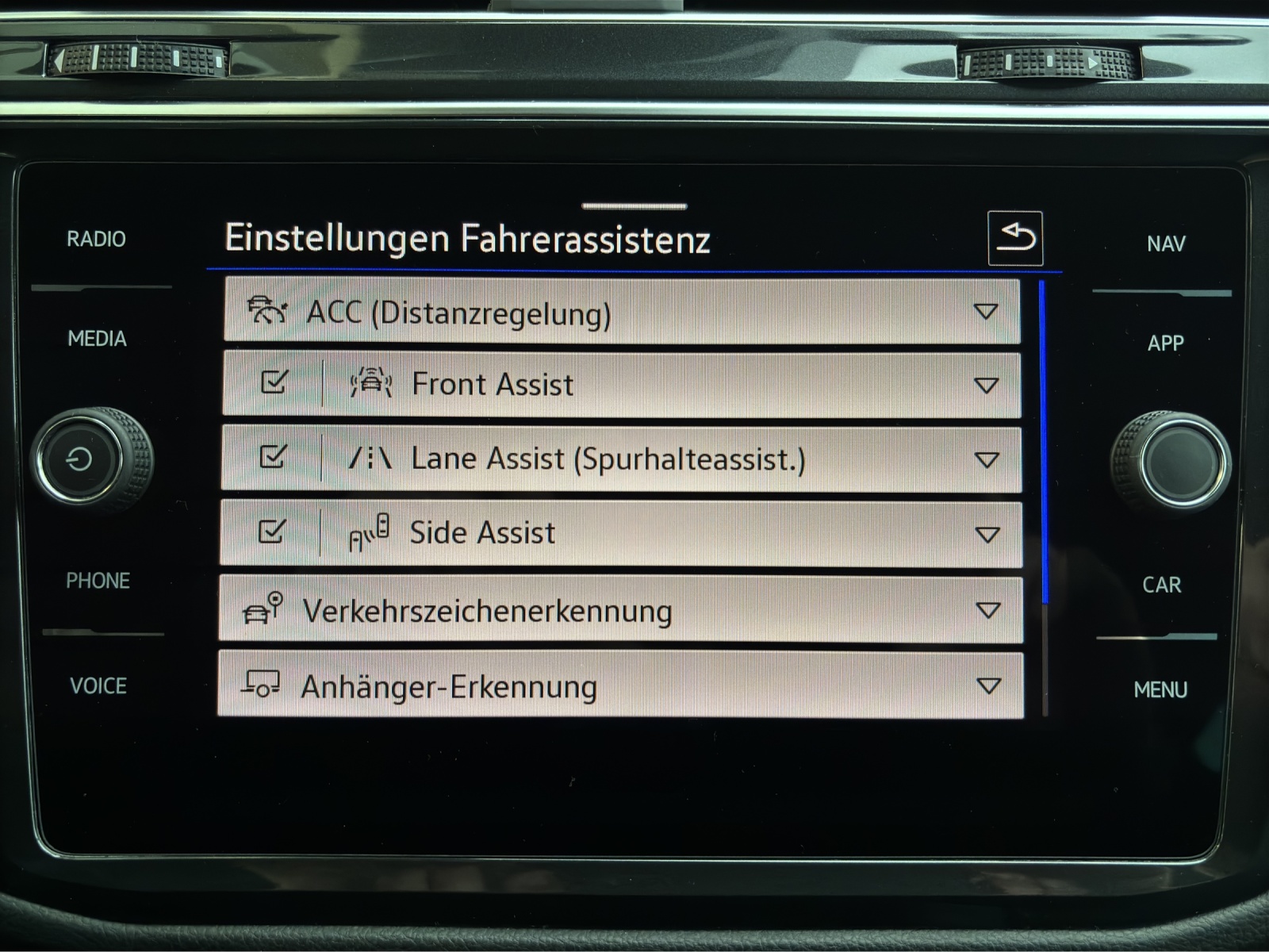 VW Tiguan 2.0TSI R 4Motion DSG mit AHK-image-26