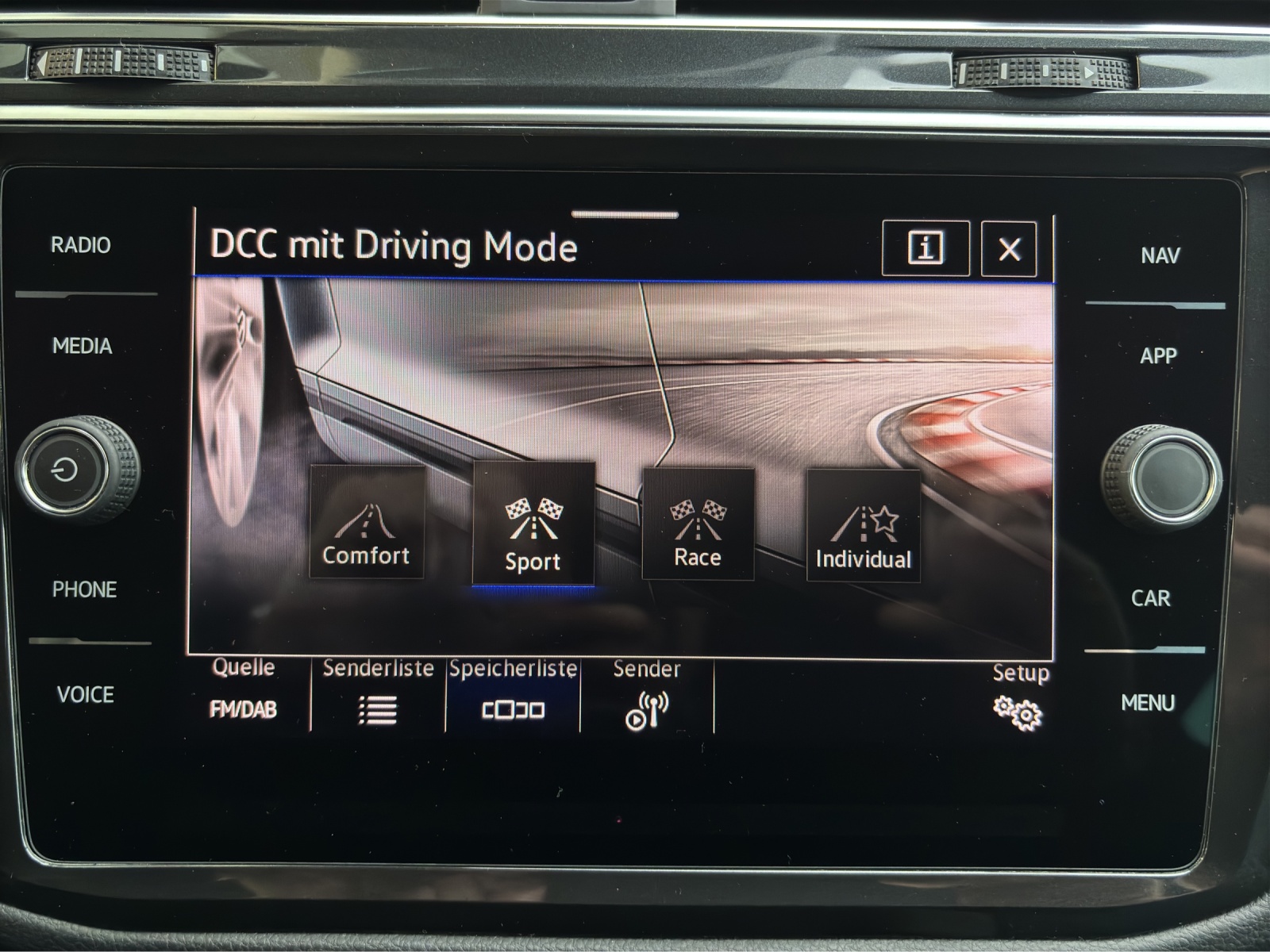 VW Tiguan 2.0TSI R 4Motion DSG mit AHK-image-27