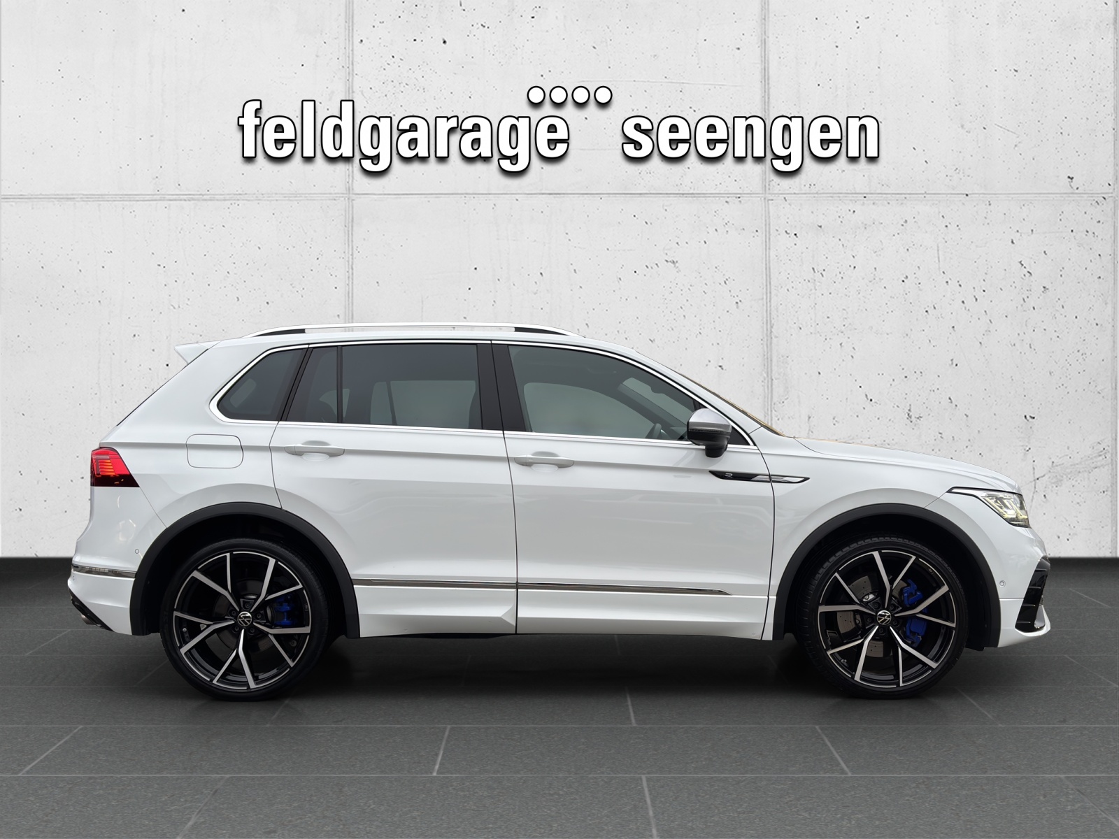 VW Tiguan 2.0TSI R 4Motion DSG mit AHK-showroom-element-3