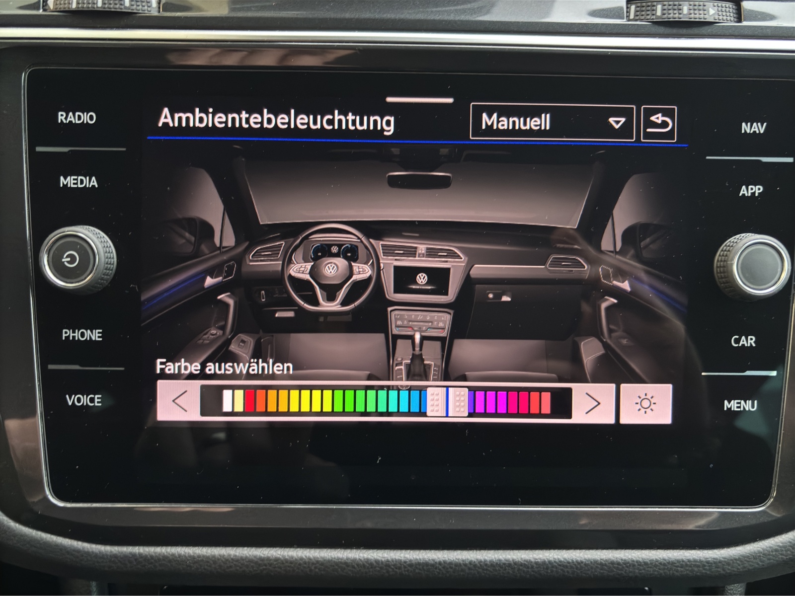 VW Tiguan 2.0TSI R 4Motion DSG mit AHK-image-25