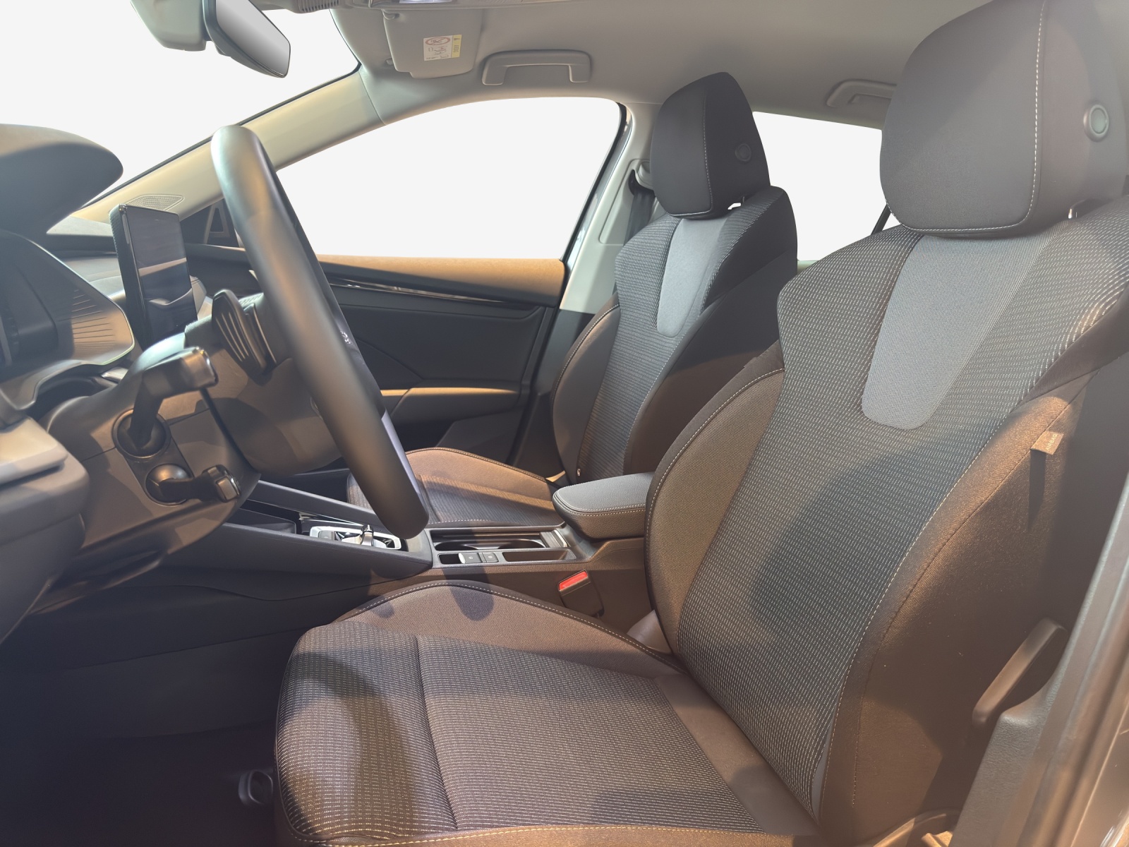 SKODA Octavia Combi 1.5 TSI mHEV DSG Dynamic-image-7