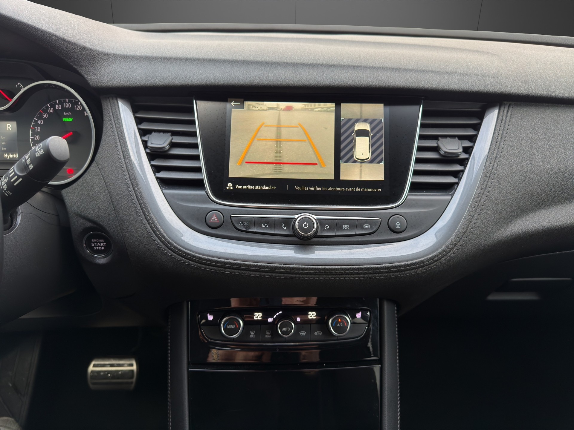 OPEL Grandland X 1.6 Hybrid4 Ultimate Automatik-image-11
