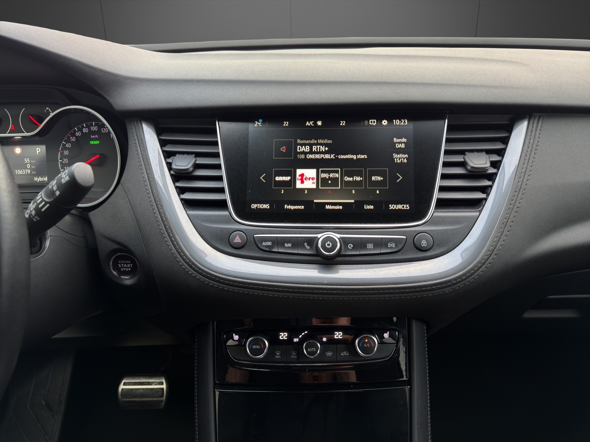 OPEL Grandland X 1.6 Hybrid4 Ultimate Automatik-image-9