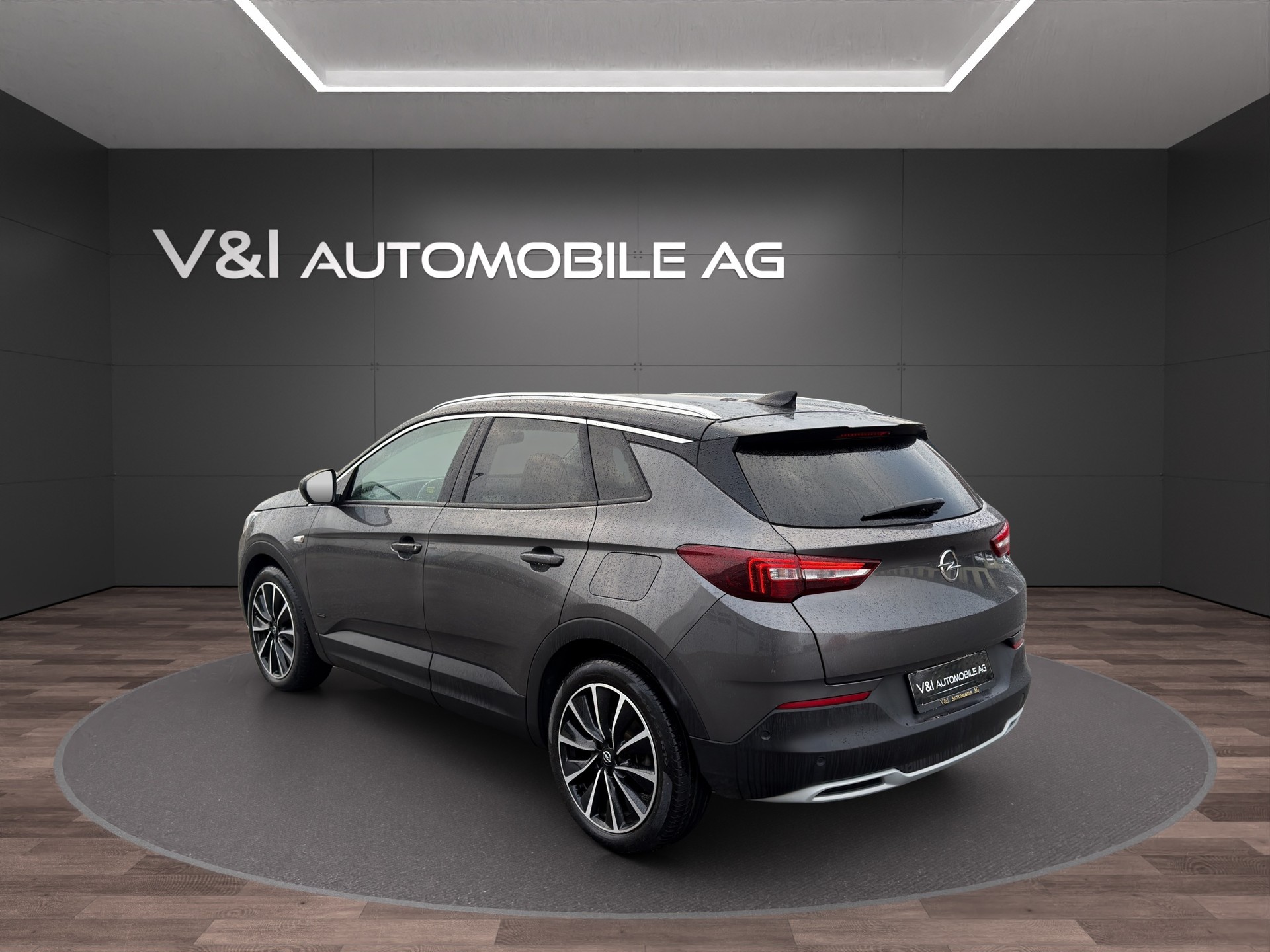 OPEL Grandland X 1.6 Hybrid4 Ultimate Automatik-image-3
