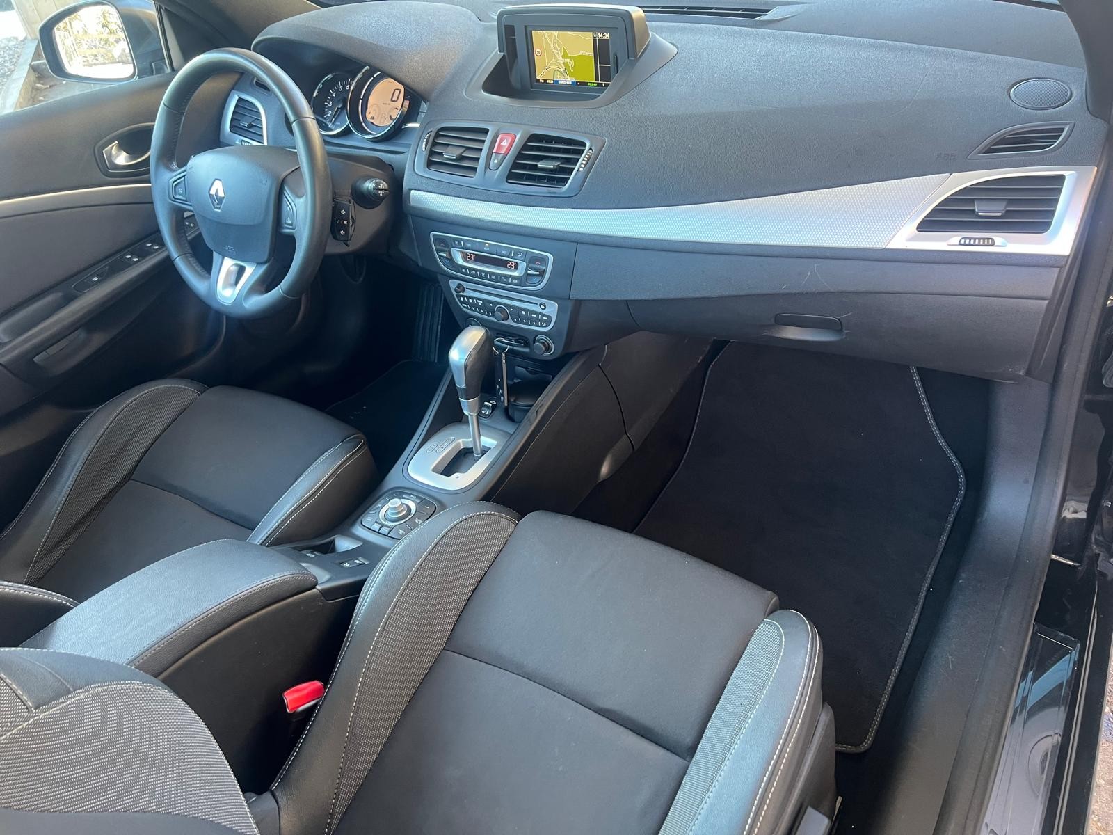 RENAULT Mégane CC 2.0 16V Dynamique CVT-image-7