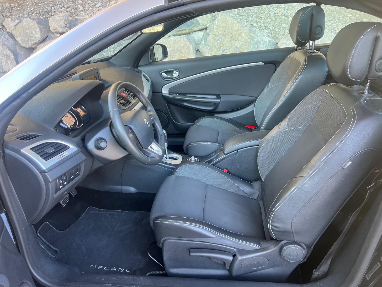 RENAULT Mégane CC 2.0 16V Dynamique CVT-image-5