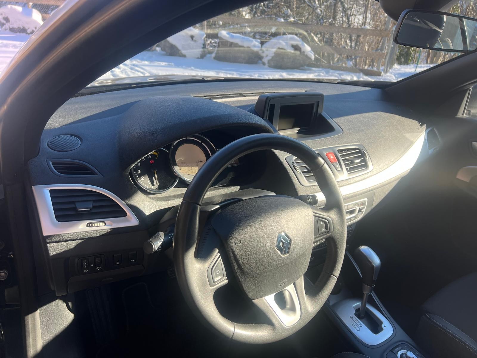 RENAULT Mégane CC 2.0 16V Dynamique CVT-image-11