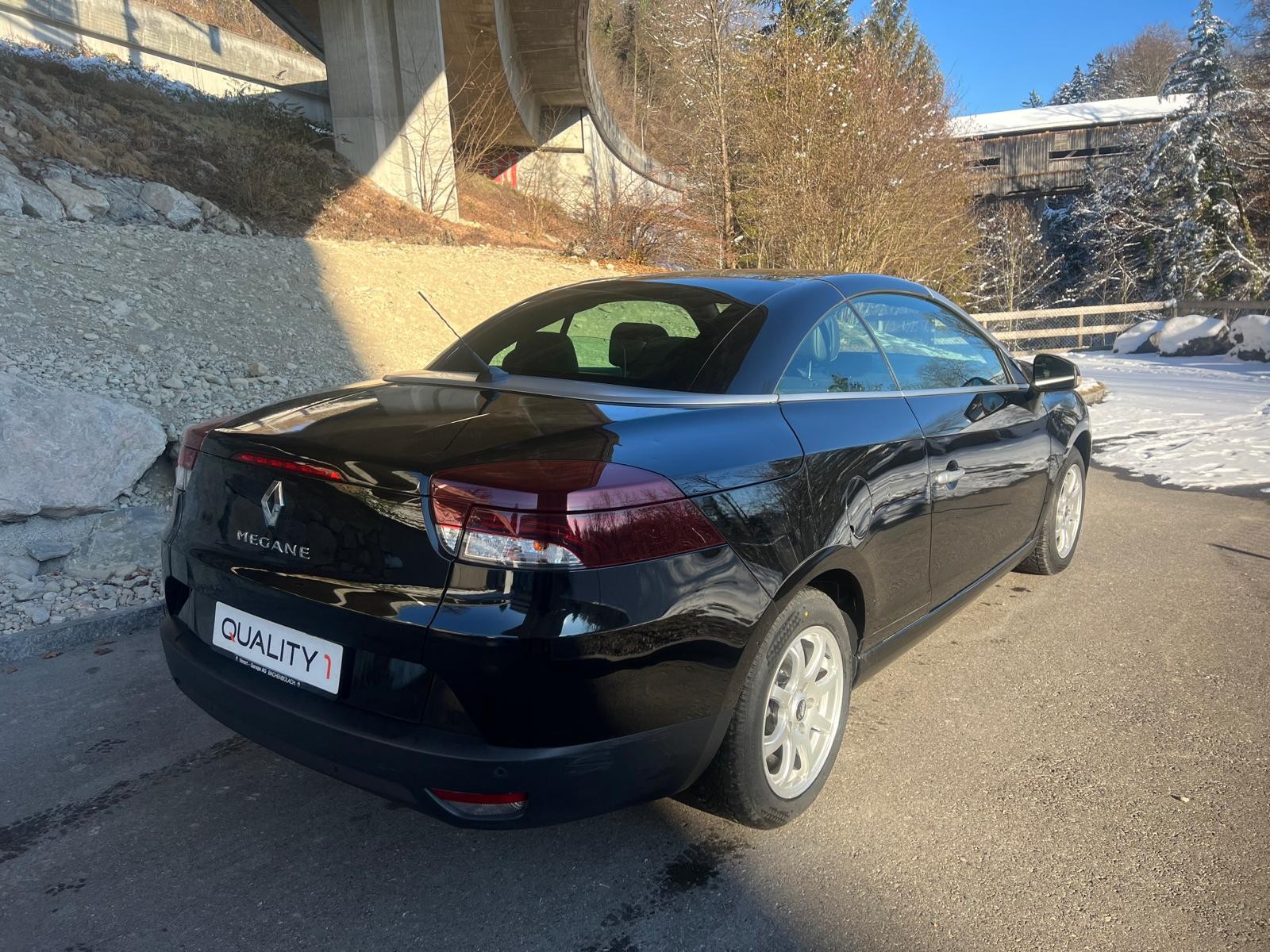 RENAULT Mégane CC 2.0 16V Dynamique CVT-image-4