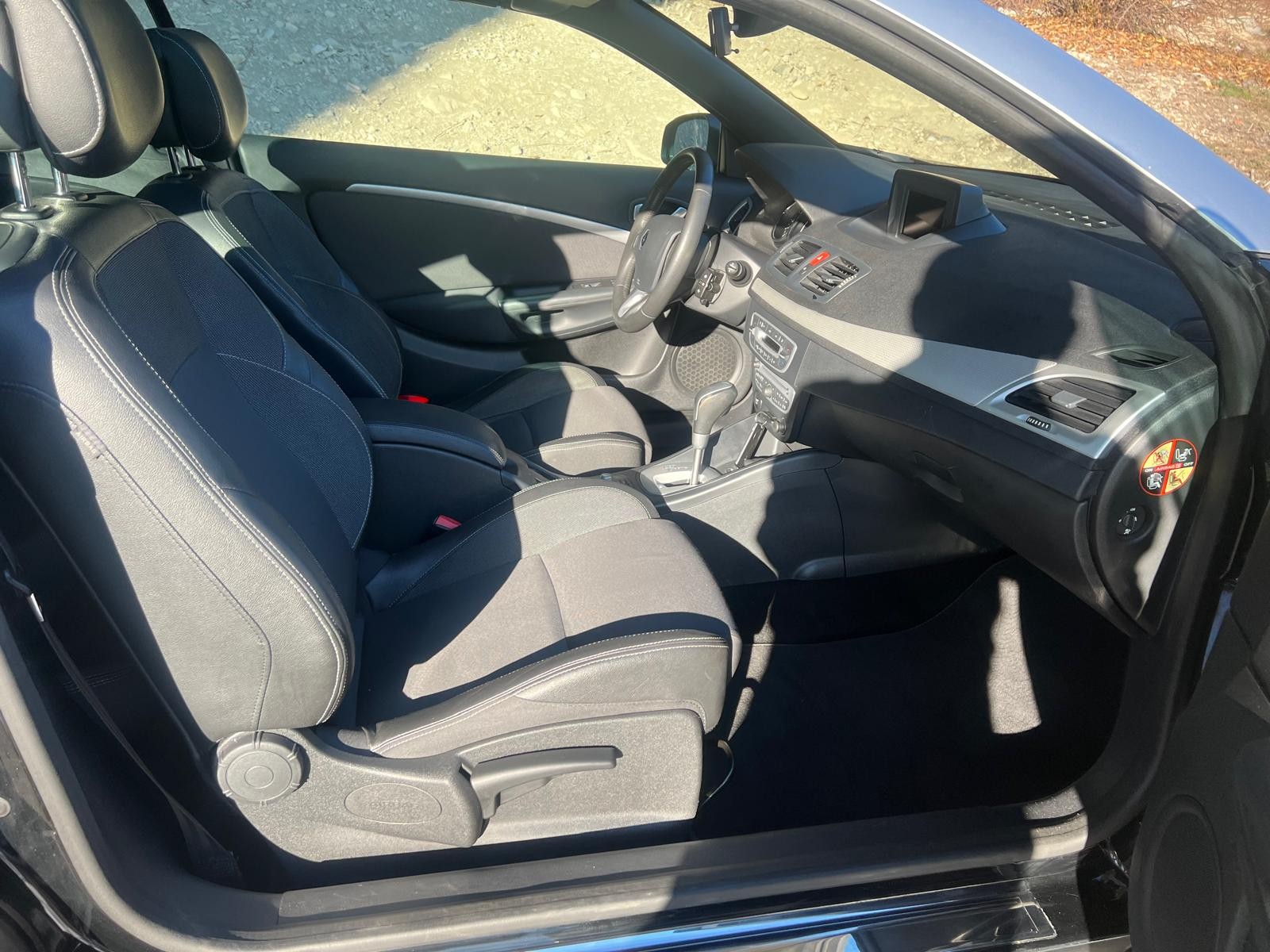 RENAULT Mégane CC 2.0 16V Dynamique CVT-image-10