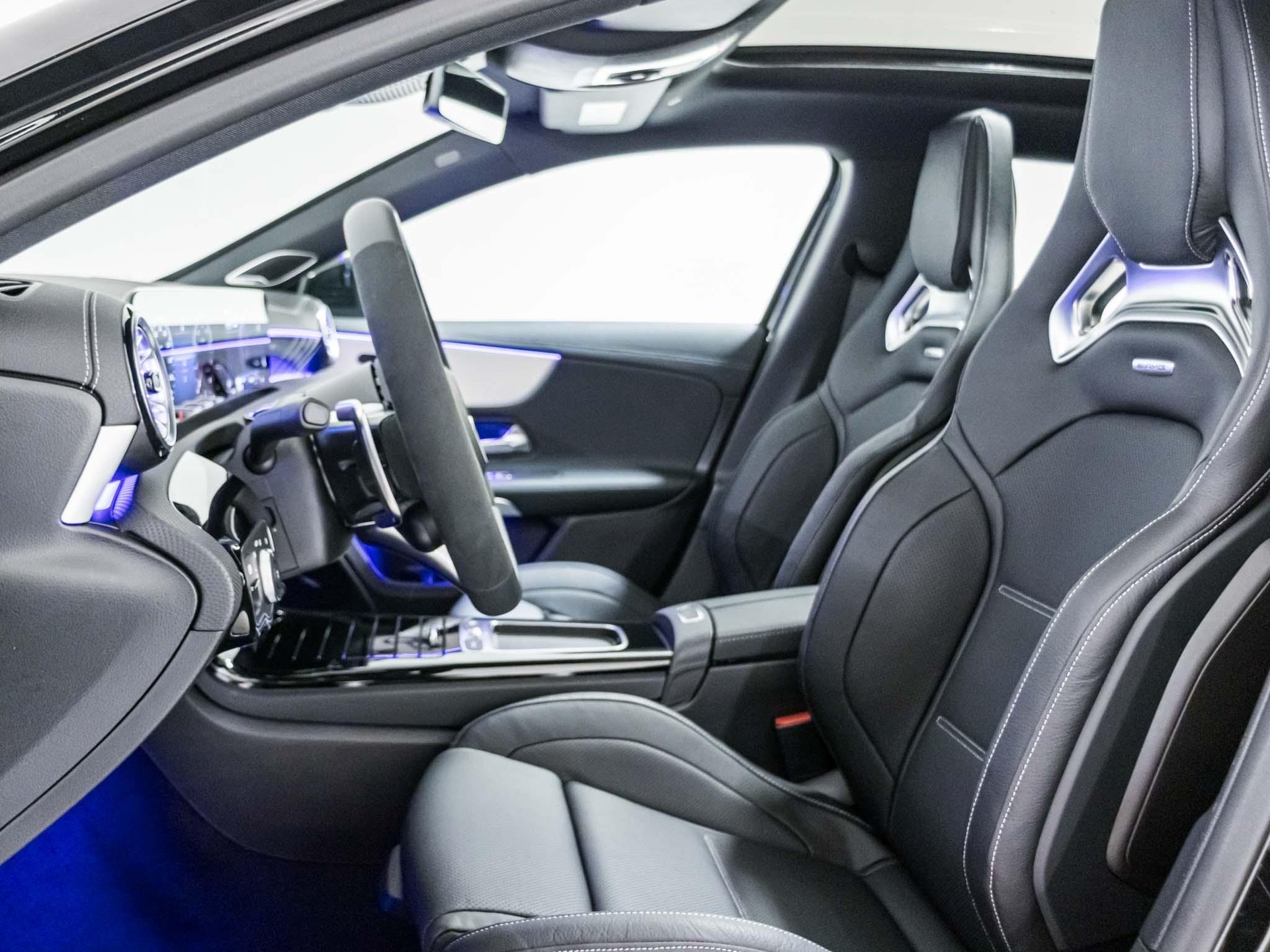 MERCEDES-BENZ A 45 S AMG 4MATIC+-image-6