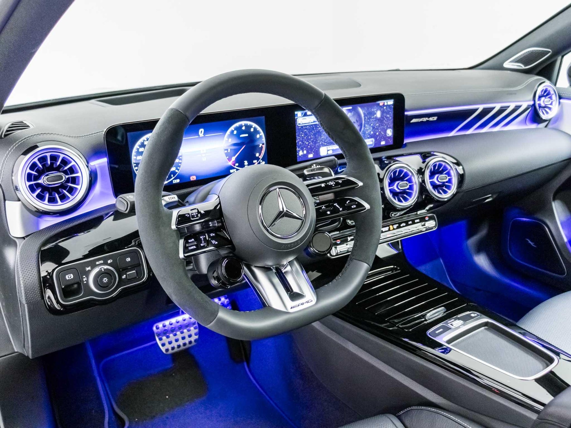 MERCEDES-BENZ A 45 S AMG 4MATIC+-image-9
