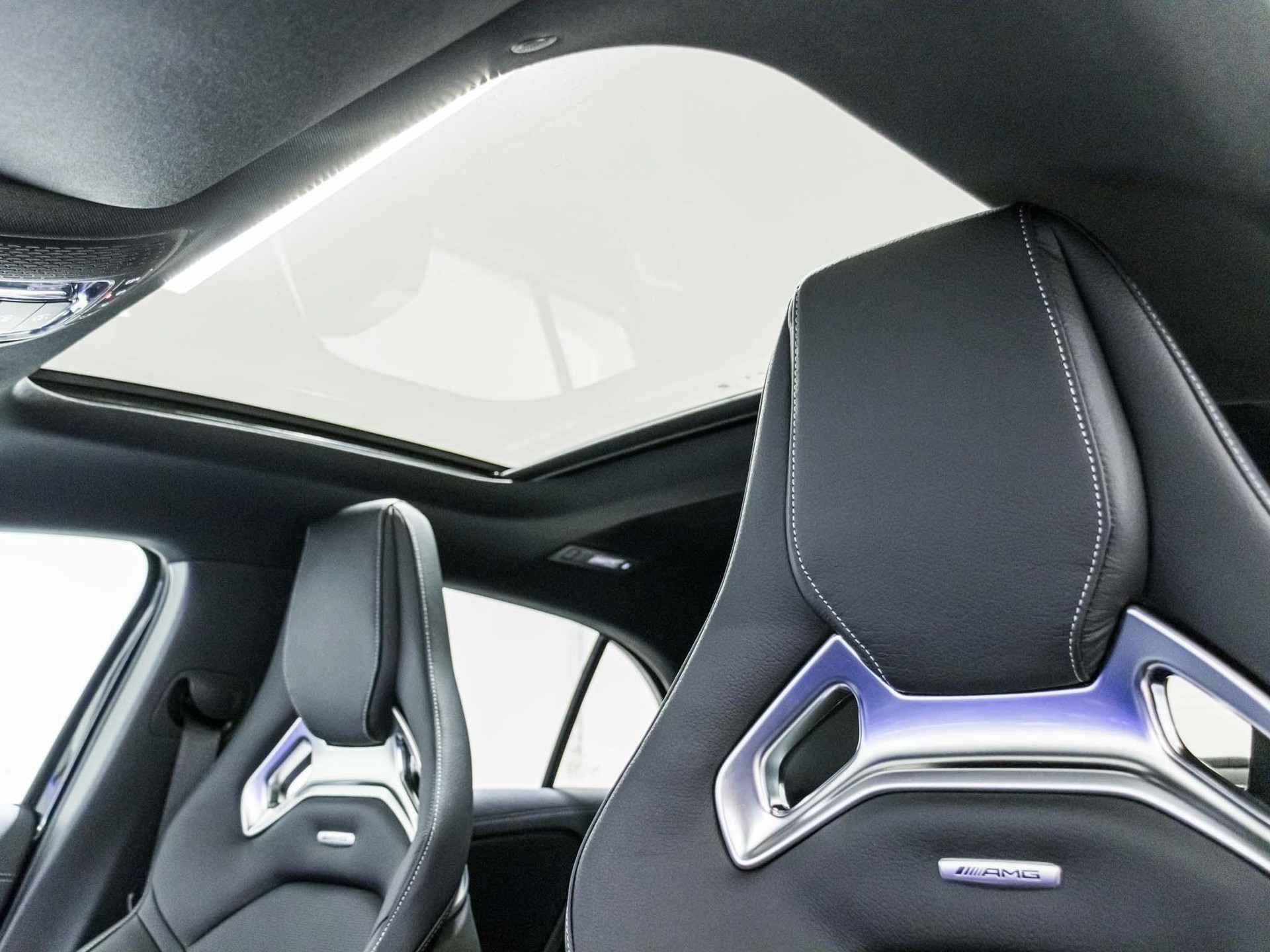 MERCEDES-BENZ A 45 S AMG 4MATIC+-image-8